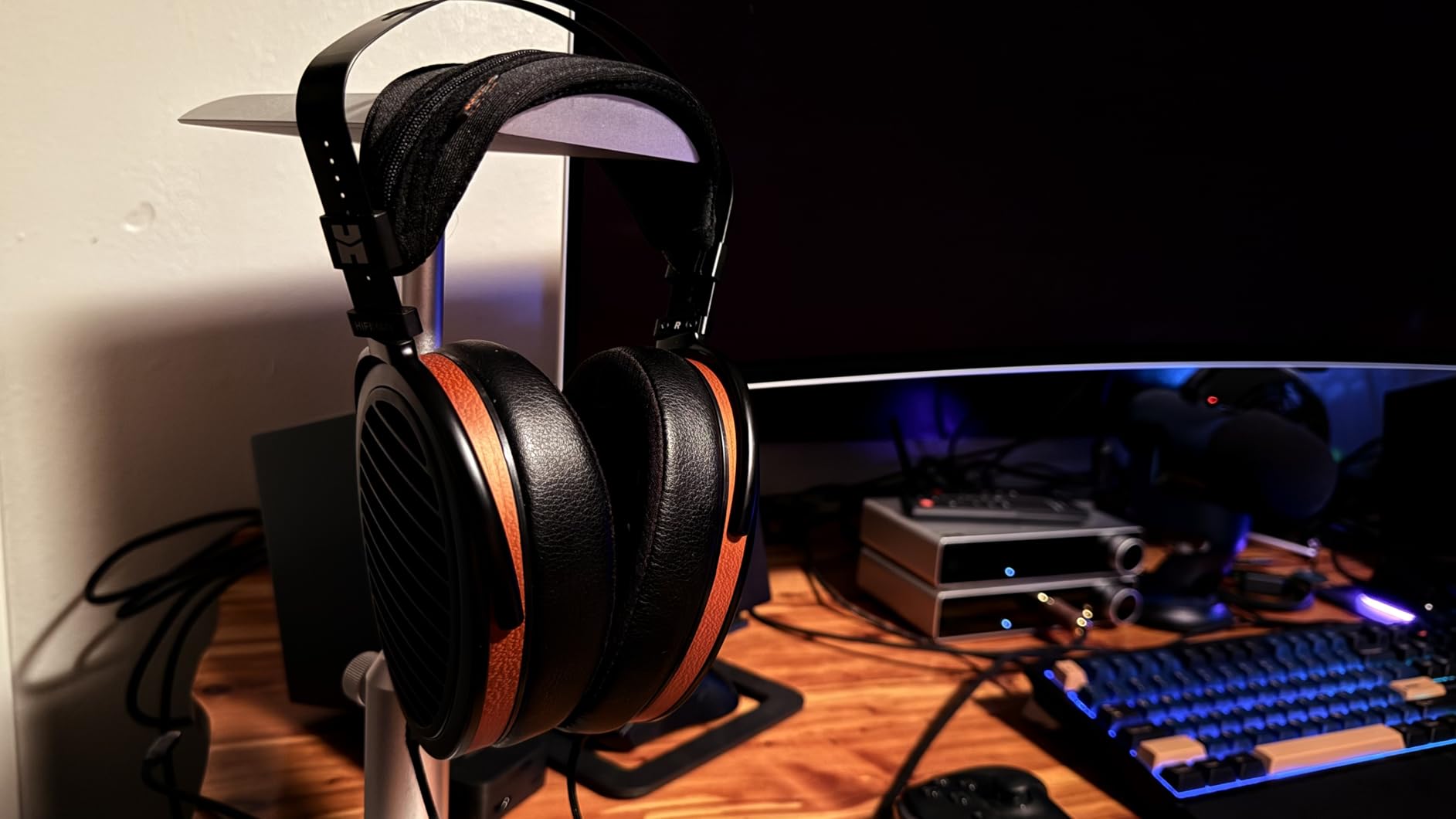 HIFIMAN Arya Organic Full-Size Over-Ear Open-Back Planar Magnetic Headphone with Stealth Magnets for Audiophiles, Home & Studio Listening customer photo 1