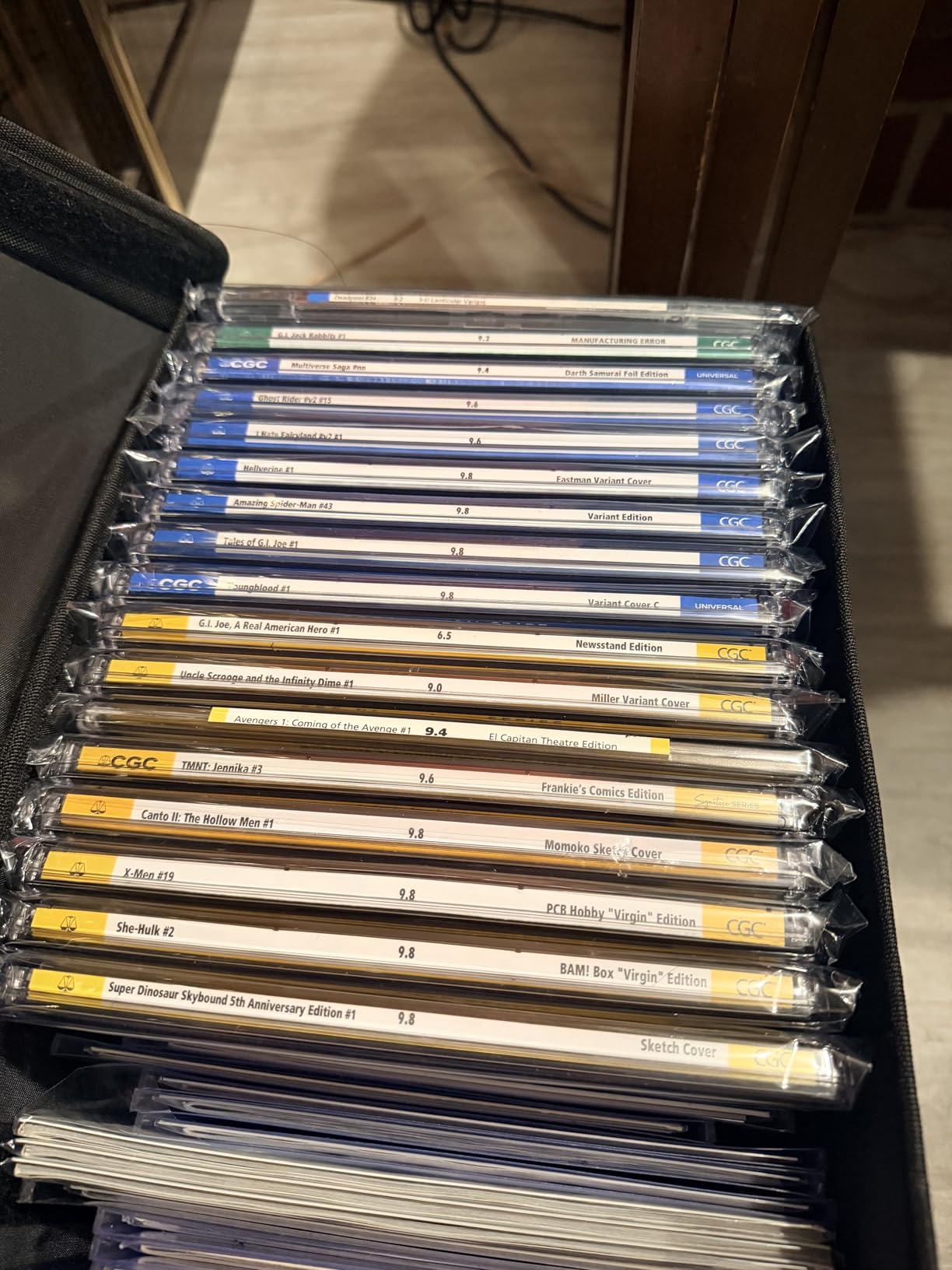 CASEMATIX Graded Comic Book Storage Case Fits up to 28 CGC Graded Comics, Lightweight Comic Book Bin with Three Removable Comic Book Box Partitions customer photo 1