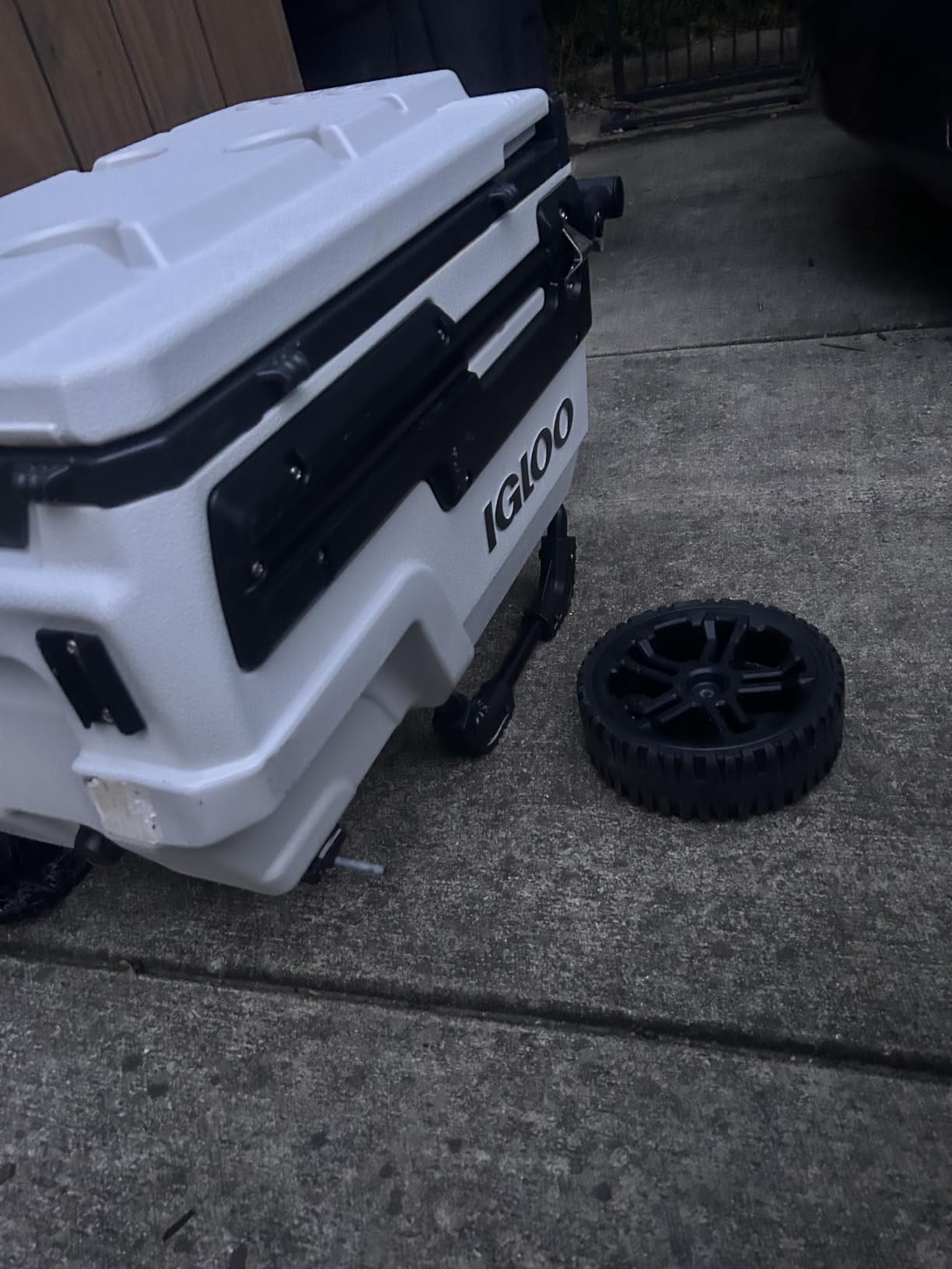 Igloo Trailmate Journey 70Qt Wheeled Cooler | Insulated Hard Shell Ice Chest customer photo 2