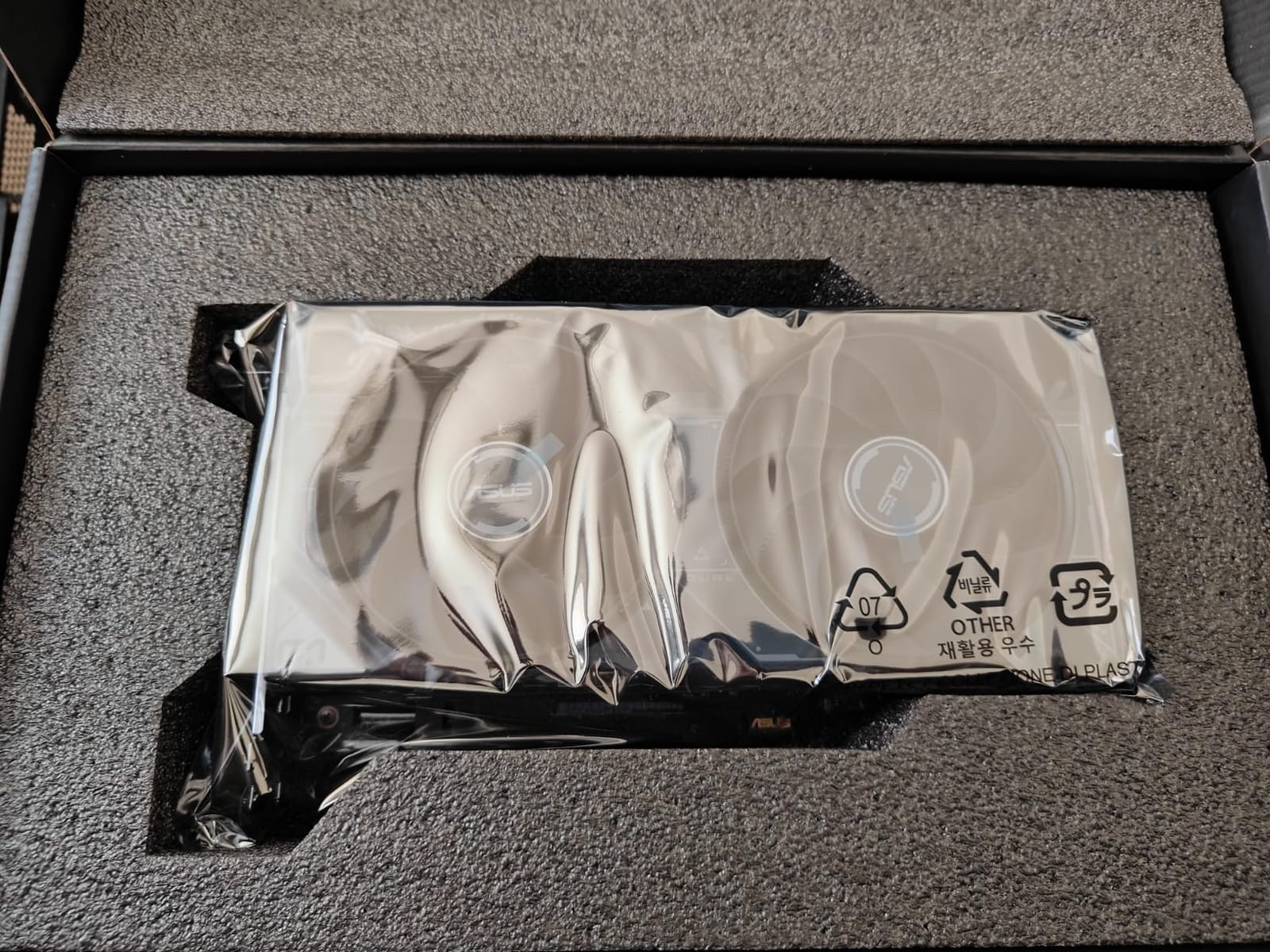 ASUS Dual GeForce RTX 4060 OC Edition 8GB GDDR6 (PCIe 4.0, 8GB GDDR6, DLSS 3, HDMI 2.1a, DisplayPort 1.4a, 2.5-Slot Design, Axial-tech Fan Design, 0dB Technology), 3 Year Warranty customer photo 1