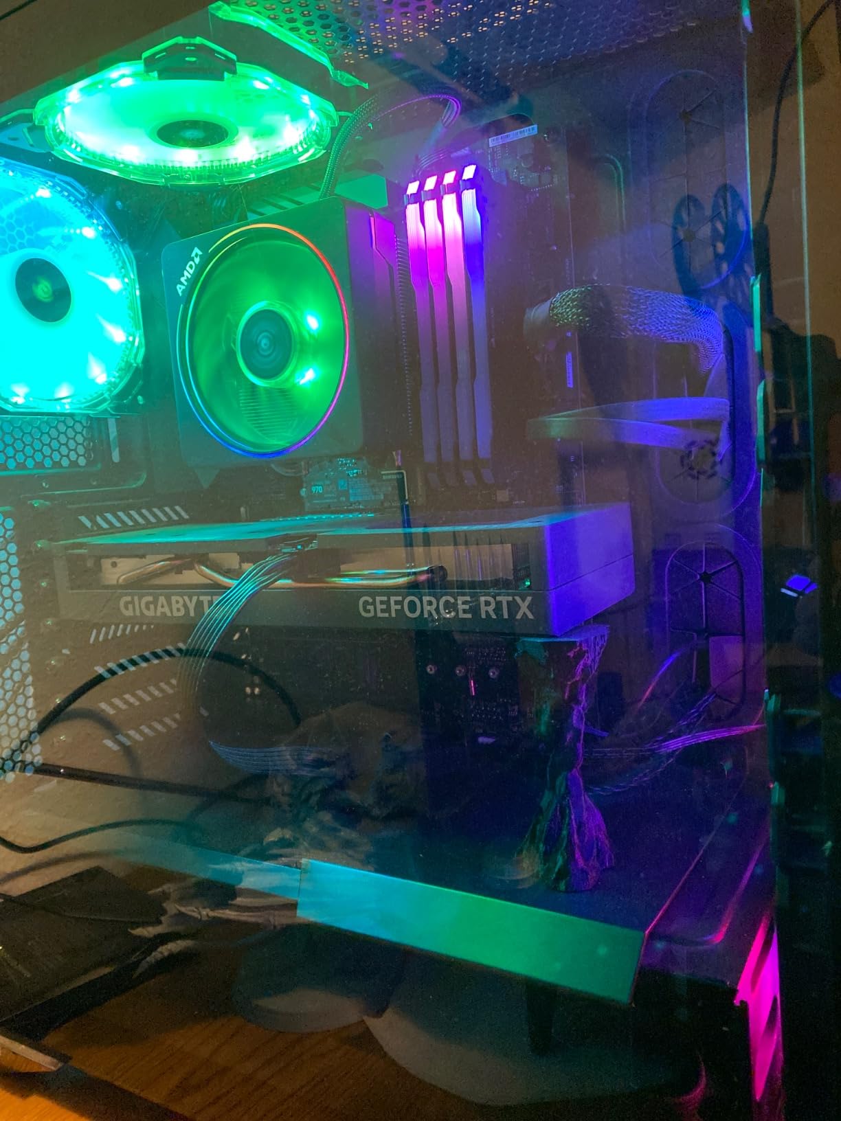 Gigabyte GeForce RTX 4060 Eagle OC 8G Graphics Card, 3X WINDFORCE Fans, 8GB 128-bit GDDR6, GV-N4060EAGLE OC-8GD Video Card customer photo 1