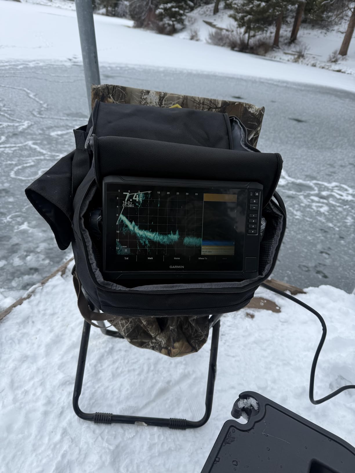 Garmin LiveScope Plus Lithium-ion Ice Fishing Bundle with 9-Inch ECHOMAP UHD2 Chartplotter, Garmin Navionics+ Mapping, Carrying Case customer photo 1