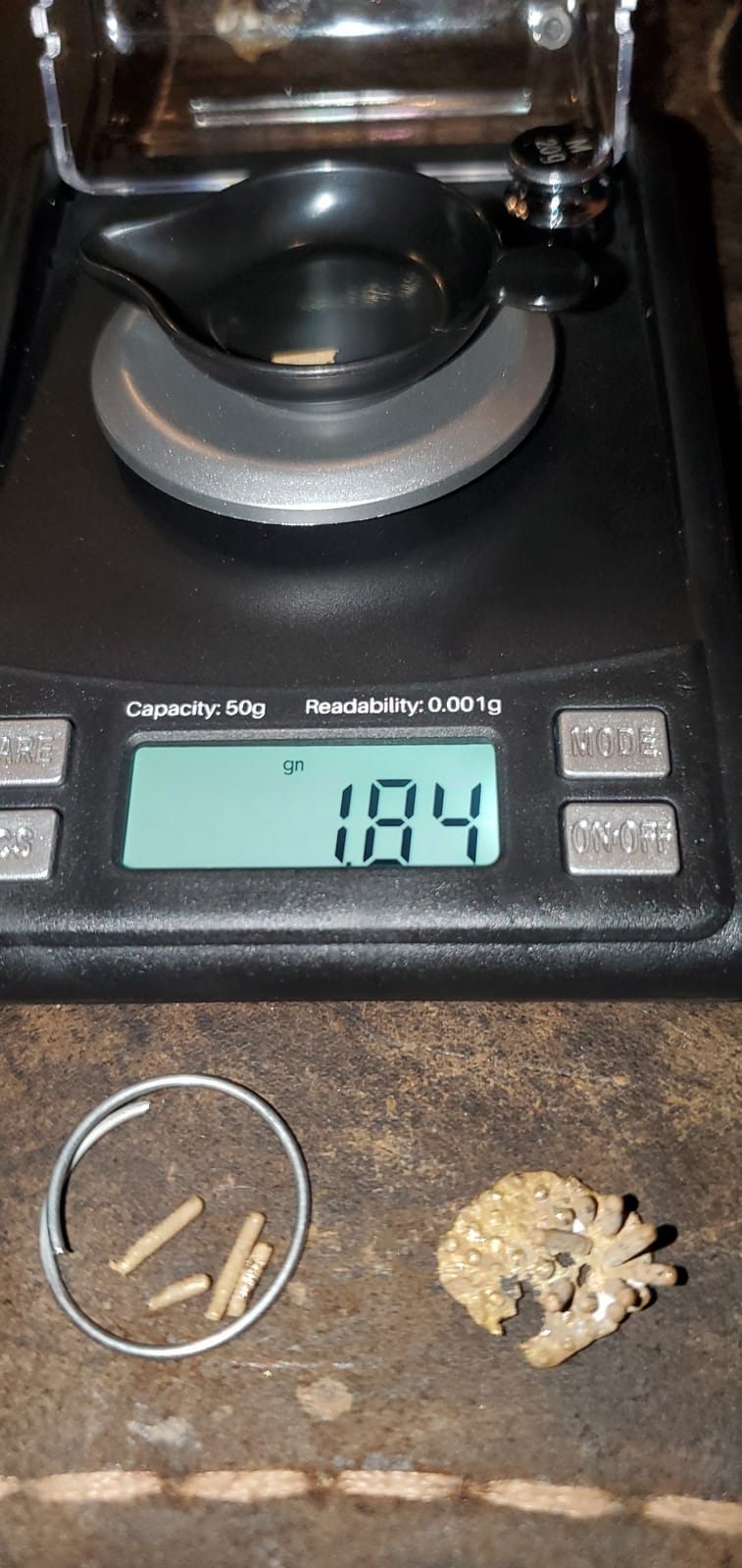 MAXUS Reloading Scale 50g/0.001g with Powder Trickler and 3 Backlight Modes | Milligram Scale with Repeat Mode, Tare, Counting, 6 Units, USB/Battery, Tray, Tweezers, Scoop, 2 x 20g Calibration Weights customer photo 1