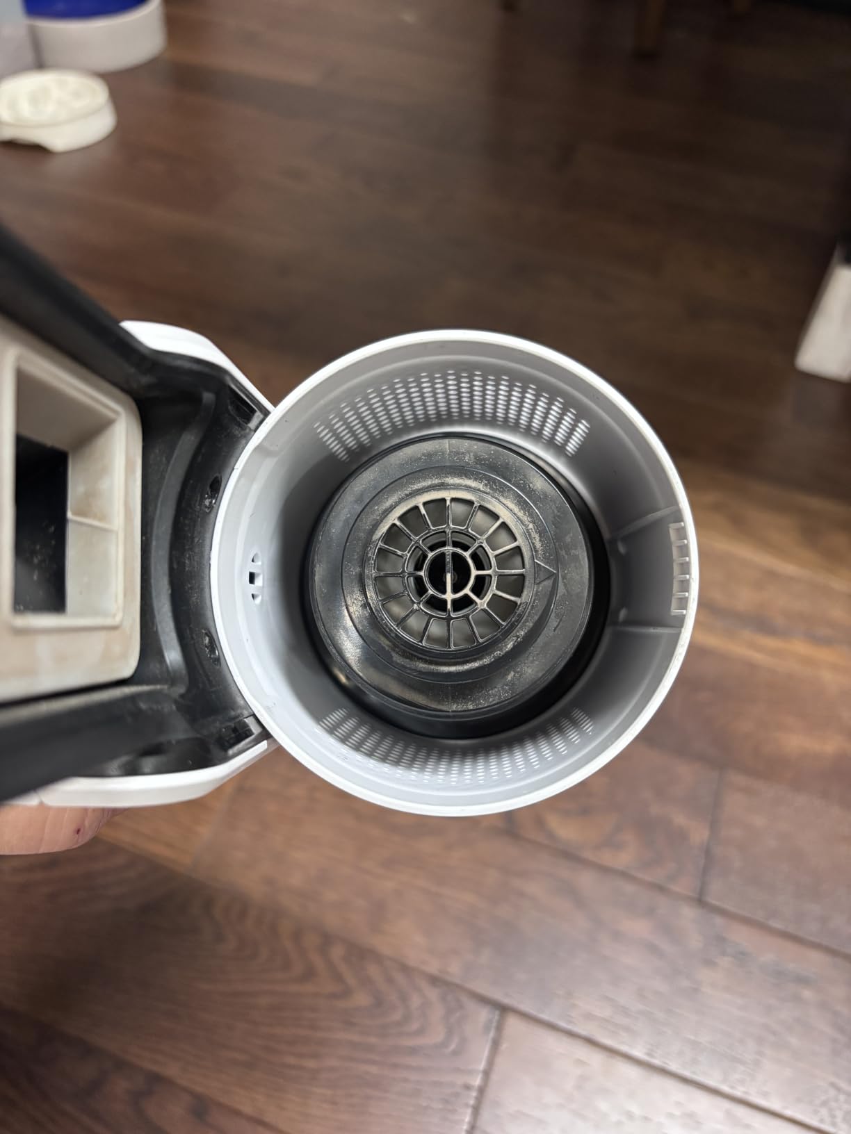 Levoit Cordless Vacuum Cleaner, Anti-Tangle for Pet Hair, Up to 50 Minutes | Powerful Suction, Lightweight, Rechargeable, Versatile for Carpets & Hard Floors, 180 Degree Lay-Flat Design, LVAC-200 customer photo 1