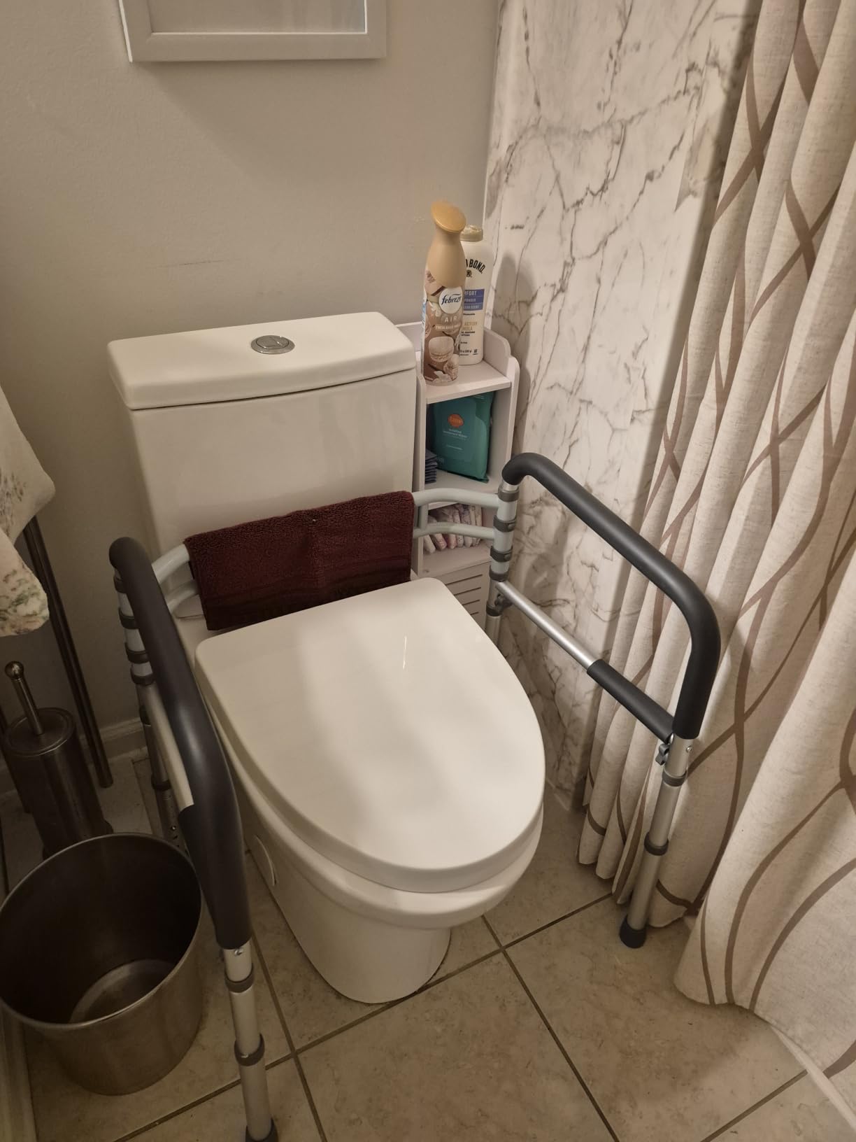 Lianjindun Toilet Safety Rails, 350 lbs, Adjustable Height & Width, Foldable Aluminum Toilet Frame for Seniors, Disabled, Handicap customer photo 2