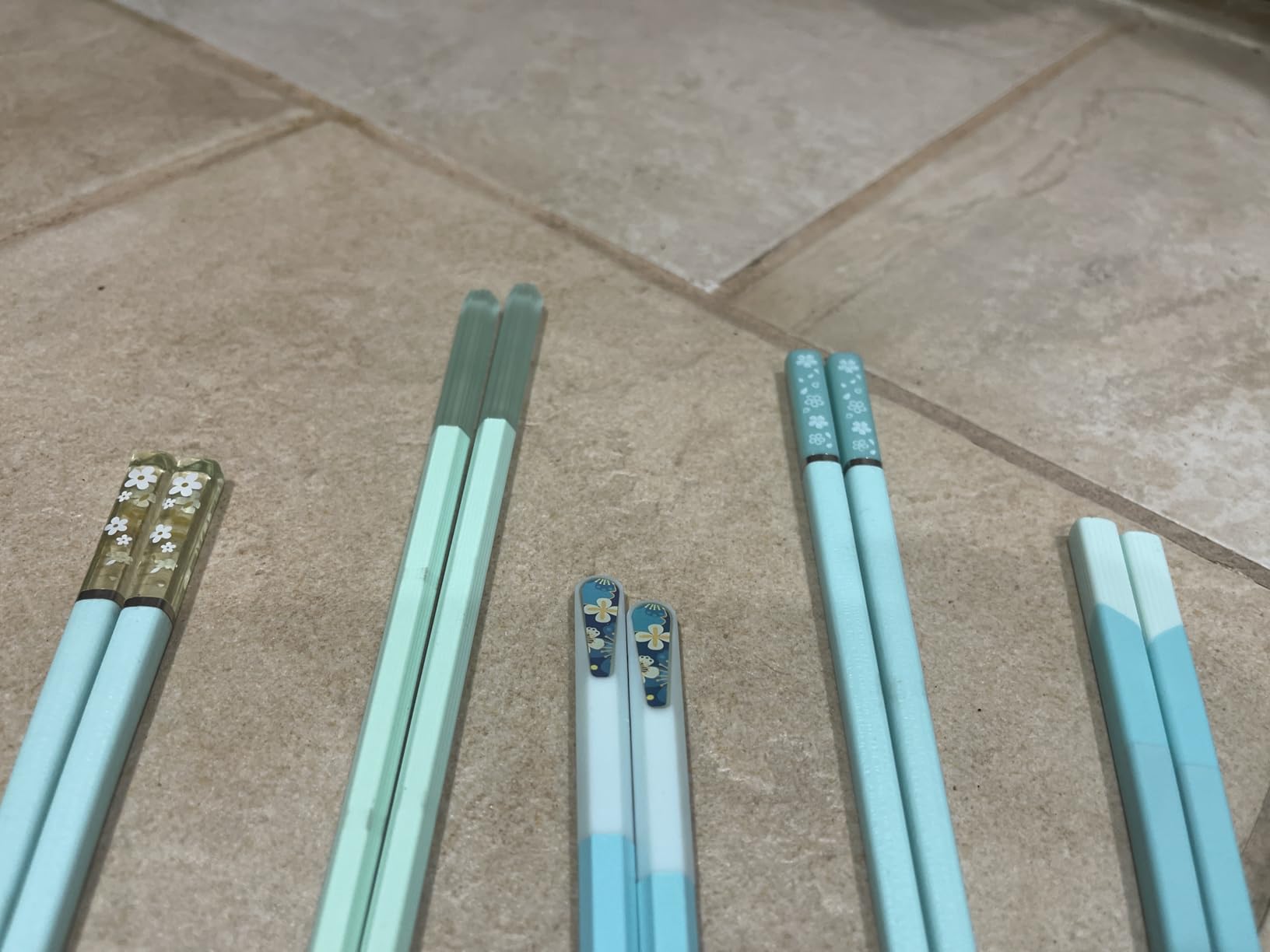 Chopsticks Reusable Dishwasher Safe, GLAMFIELDS 5 Pairs 9.5 Inches Premium Chop Sticks Set for Sushi, Ramen, Asian Cuisine, Matte Non-slip with Gift Case, Light Blue customer photo 1