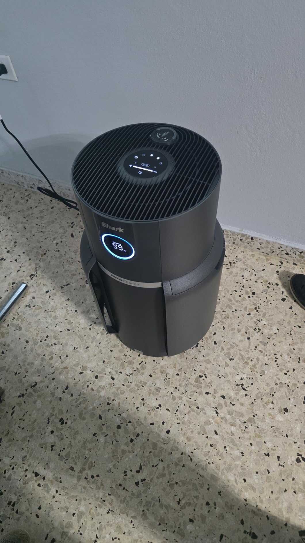 Shark NeverChange Air Purifier Max with Odor Neutralizer, HP302, Dove, 1,300 Sq. Ft. for Large Room, Kitchen, Office, HEPA-Exceeding Filter, Captures Pollutants, Pet Dander, Dust, Odor customer photo 2