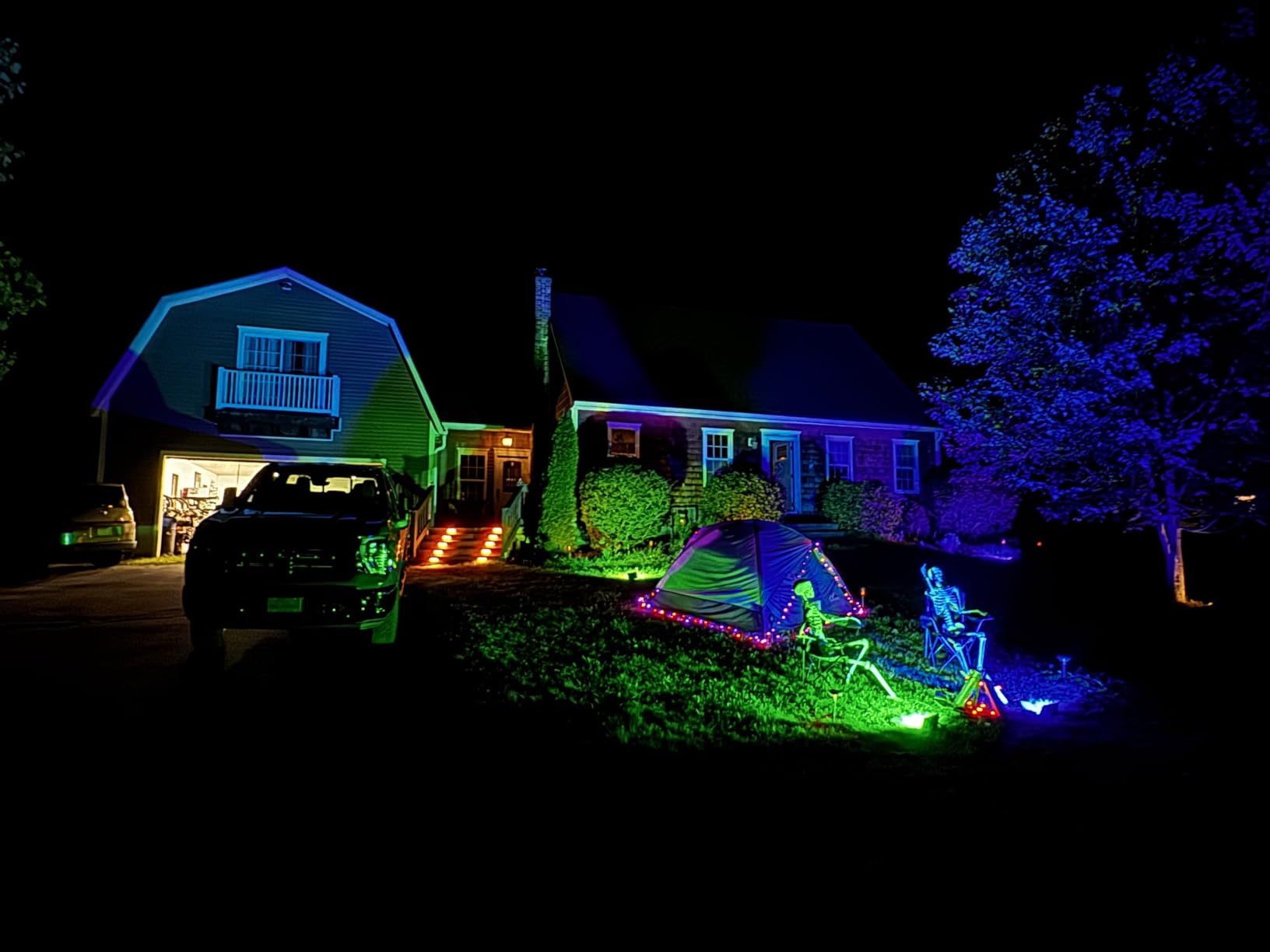 Onforu 6 Pack RGB LED Flood Light Outdoor, 70W Color Changing Uplights with Remote, 2700K Warm White IP66 Stage Lighting, Landscape Floor Spotlights Indoor, Uplighting Indoor Floor Light for Christmas customer photo 1