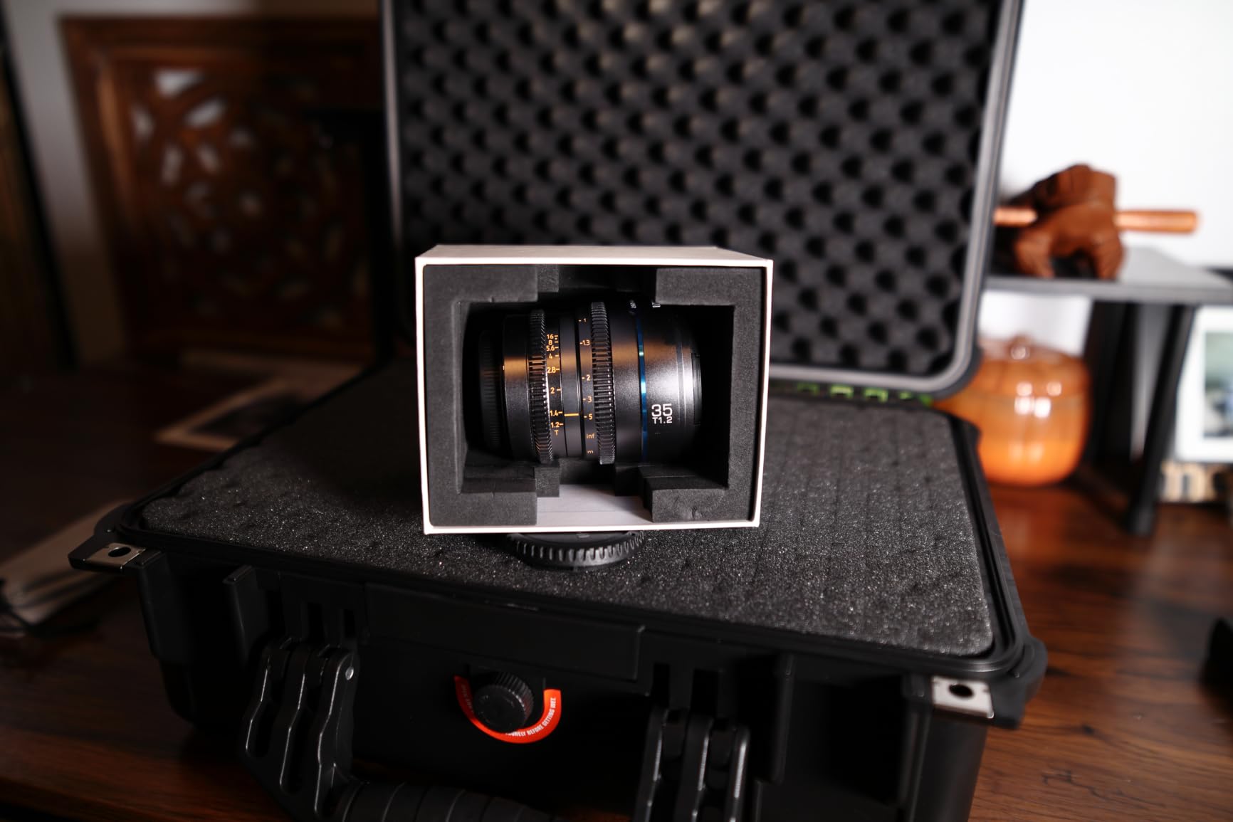 SIRUI Night Walker 35mm S35 Manual Focus Cine Lens, T1.2 Large Aperture Lens for E Mount Cameras, FX30, ZVE-10, A6500, A6600 (MS35E-B, Black) customer photo 1