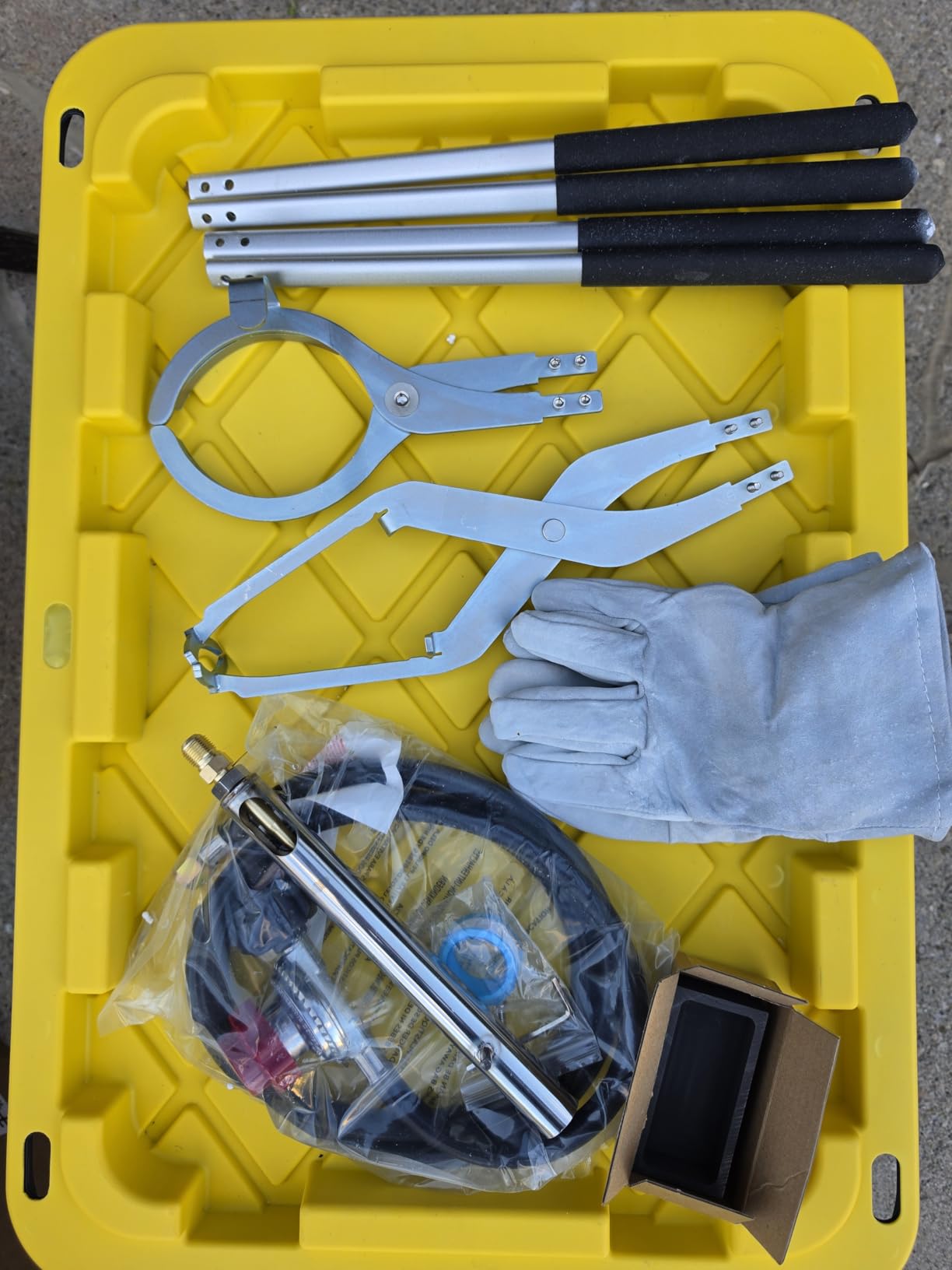 Nelyrho 6KG Propane Melting Furnace Kit, 2500°F Stainless Steel Smelter | With 2 Tongs, Pouring Crucible & Ingot Mold for DIY Metal Casting, Gold, Silver, Copper, Aluminum Smelting customer photo 2