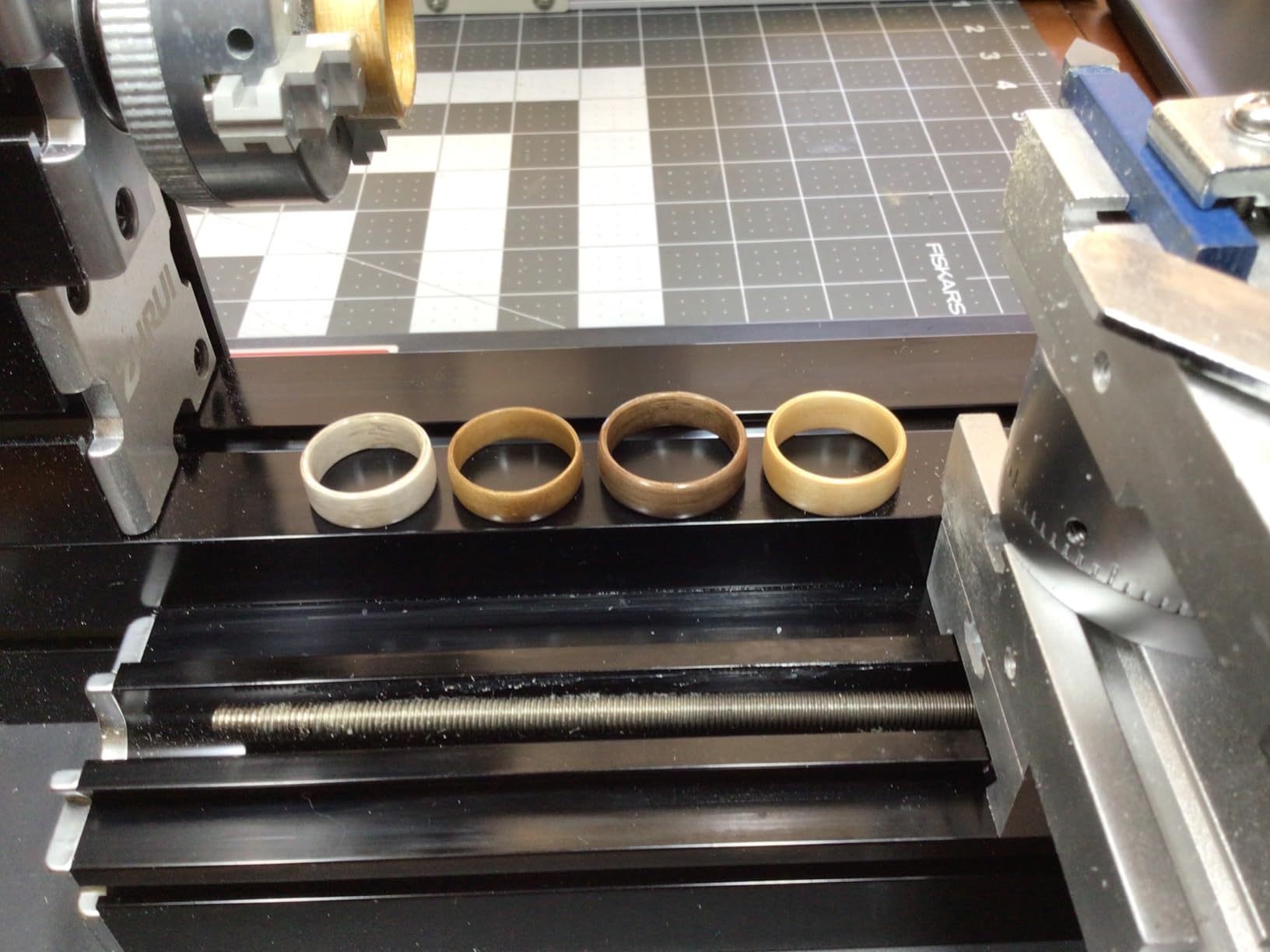 Mini Metal Lathe 60W 12,000 RPM, 4-Axis All-Machine Tool for Soft Metal Wood Acrylic Plastic, Precision Micro Lathe with Safety Guard Quick Indexer 0.02mm Scale (Gold Silver Aluminum Copper) customer photo 1