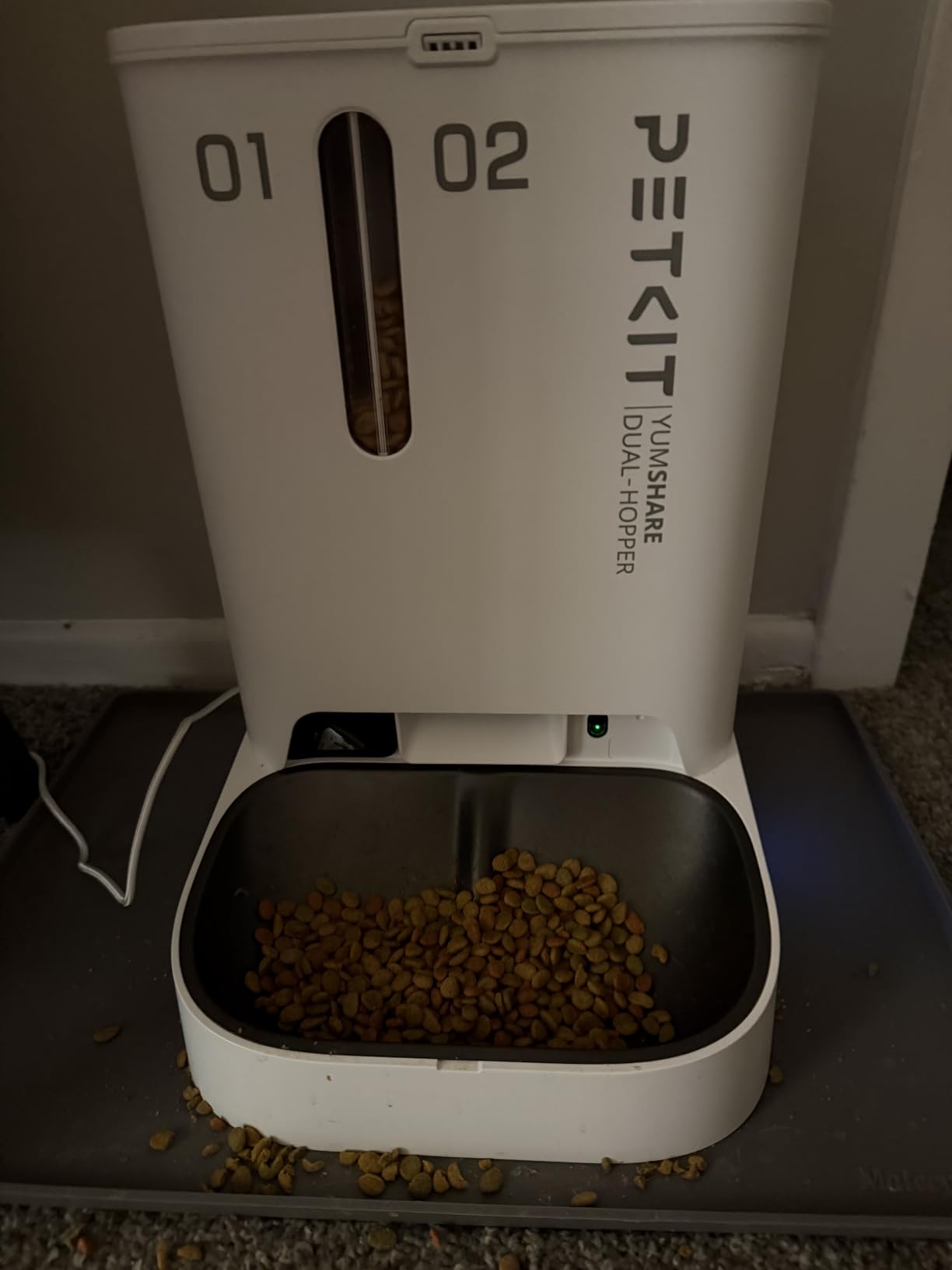 PETKIT Automatic Cat Dog Feeder with Camera, AI-Powered Motion Capturing, 1080P HD Video with Night Vision, 2.4G WiFi Pet Feeder with 2-Way Audio, Dual Hopper Pet Food Dispenser with Desiccant customer photo 2