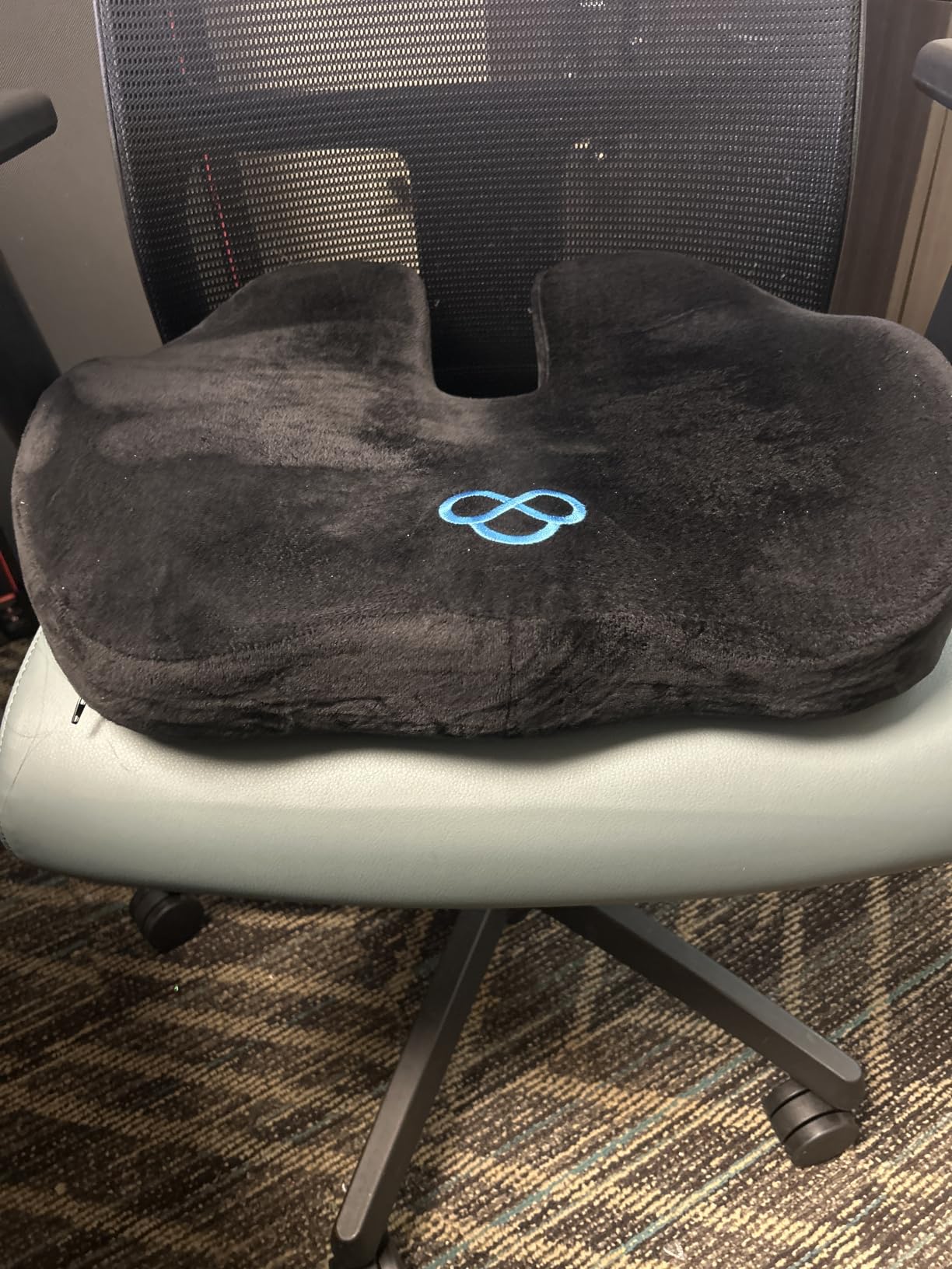 CushyOasis Seat Cushion, Gel Memory Foam Office Chair Cushions, (Black) | Anti-Slip Back & Removable Cover, Ergonomic Tailbone Support Seat Cushion for Office customer photo 2
