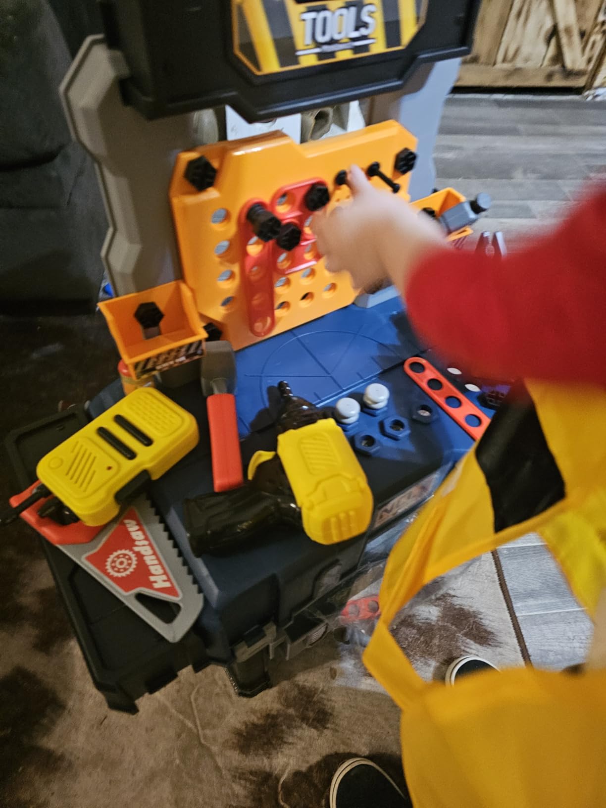 MUGEYMYD Kids Tool Bench Set with Electric Drill and Realistic Tool - Pretend Play Construction Workbench Toys for Toddlers customer photo 2