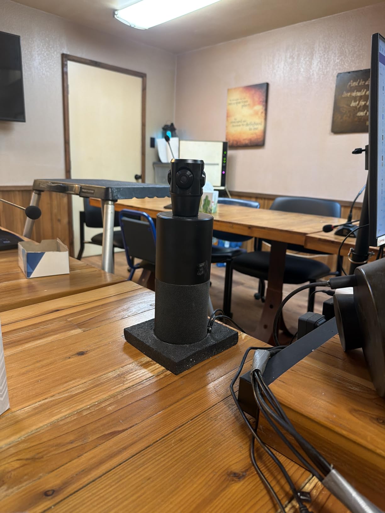 TOUCAN 360-Degree Video Conference Camera, 1080p HD Webcam with 4 Noise Reduction Mics, Speaker, AI Tracking, Works with Zoom, Google Voice, Microsoft Teams and More, for PC/Mac/Tablet customer photo 2