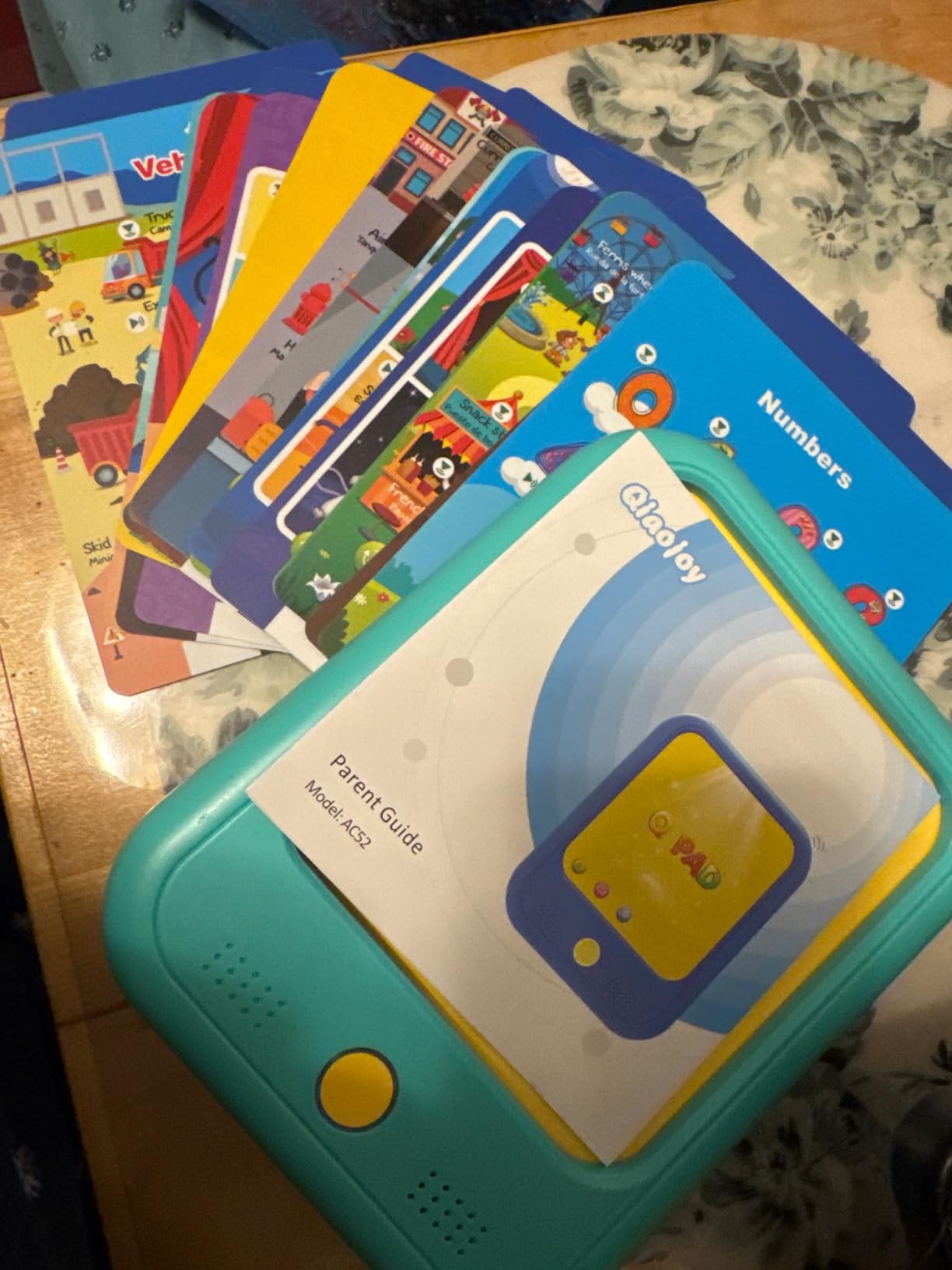 Qiaojoy Kids Learning Tablet Educational Learning Pad for Toddlers 2-5 | Bilingual Talking Flash Cards, 40 Themes, 1000+ Words, 100+ Interactive Games, Screen-Free Toddler Learning Toys Gifts customer photo 2