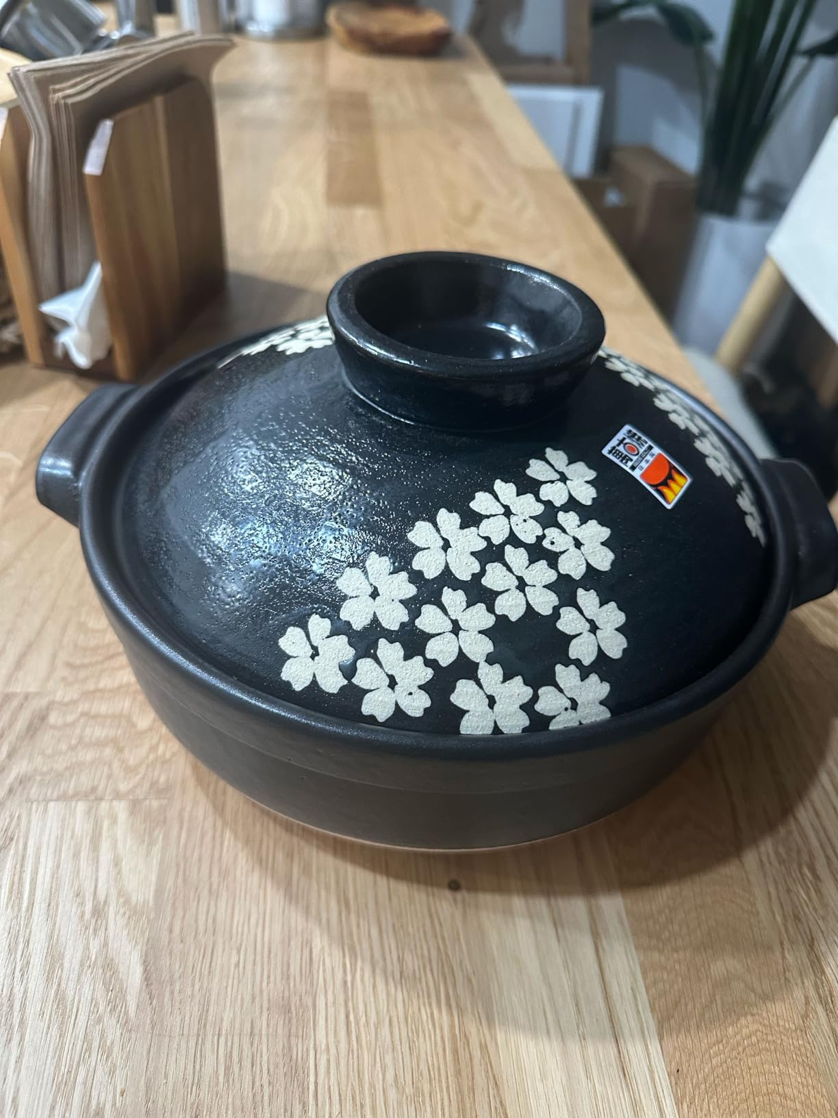 Banko-yaki Donabe Clay Pot - Authentic Japanese Earthenware with Cherry Blossom Design - Ideal for Cold Season Cooking - Made in Japan (Cherry Blossom, 1-2 people) customer photo 2