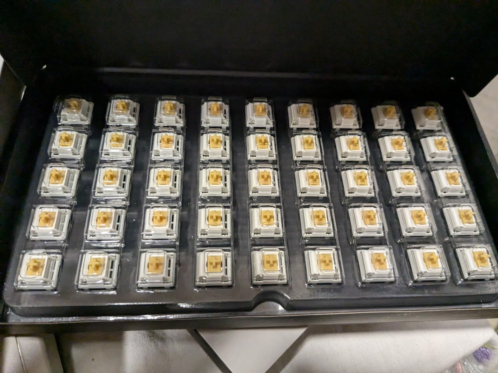 Akko V3 Penguin Tactile Silent Keyboard Switch for Mechanical Gaming Keyboard, 5-Pin 50gf Quiet Pre-Lubed Switches with Standard MX Structure (45pcs) customer photo 1