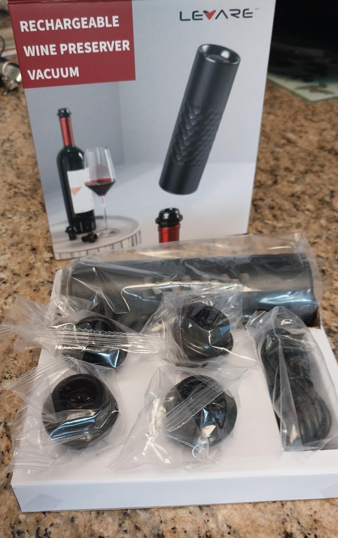 Levare - Rechargeable Wine Saver Vacuum Pump Sealer, Automatic Preserver with USB-C Charger & 4 Universal Bottle Stopper Plugs, Cordless Air Remover to Prolong Freshness, Ideal Gift for Wine Lovers customer photo 2