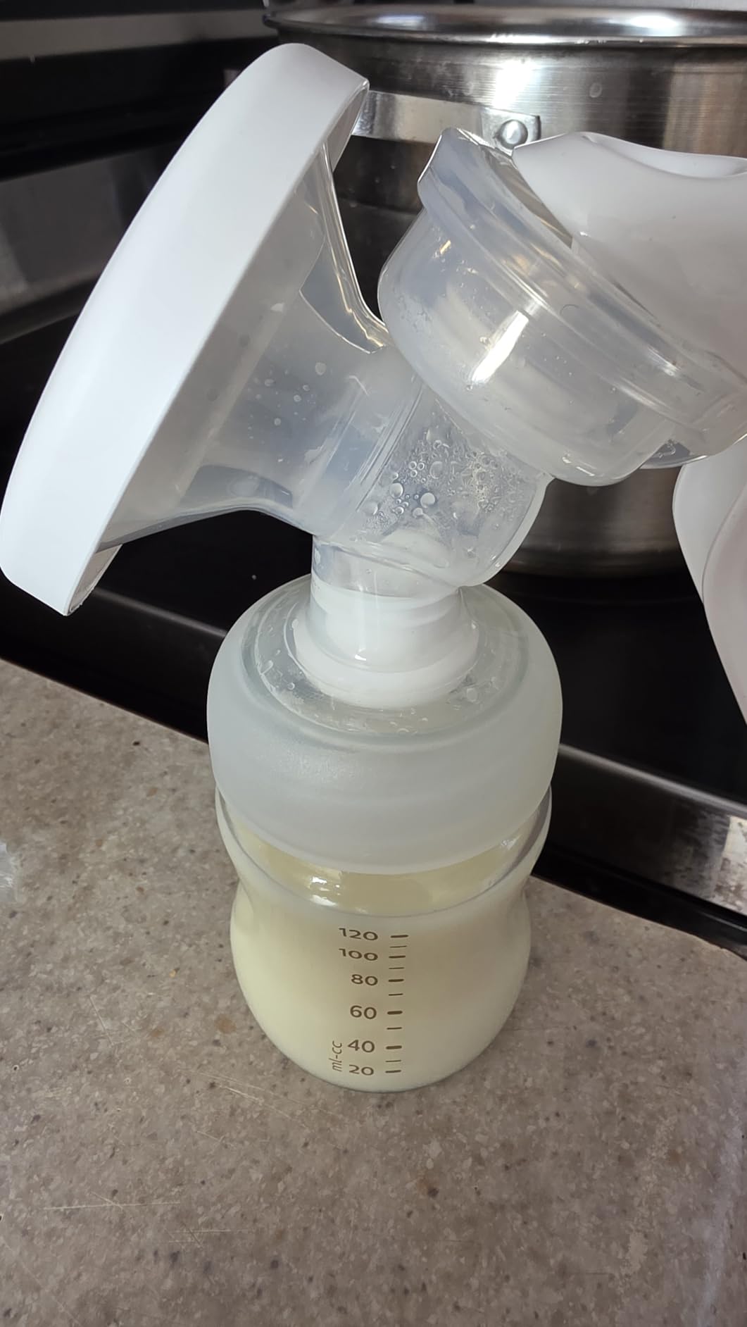 Philips Avent Manual Portable Breast Pump with Natural Motion Technology | Soft Silicone Cushion, BPA-Free, SCF430/03 customer photo 1