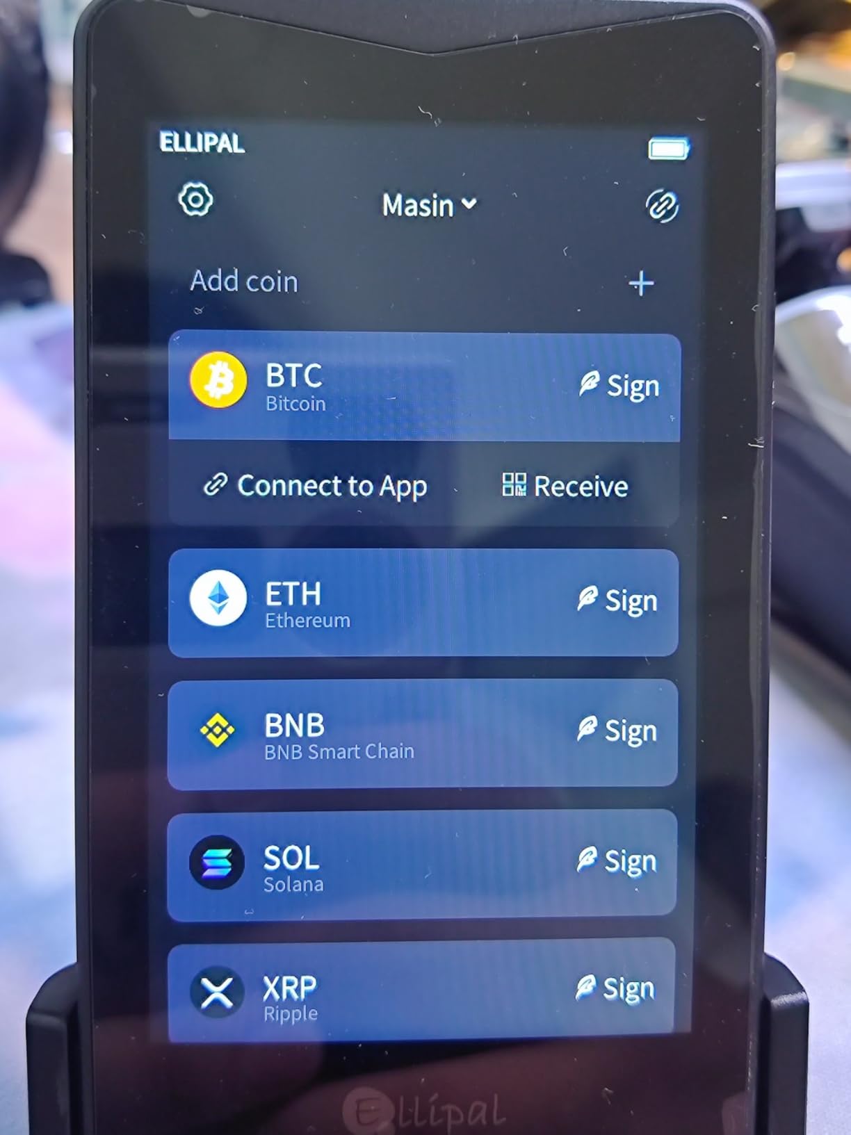 ELLIPAL Titan 2.0 Air-Gapped Crypto Hardware Wallet - Cold Wallet for Bitcoin, ETH, SOL, XRP, NFT & 10,000+ Coins and Tokens customer photo 2