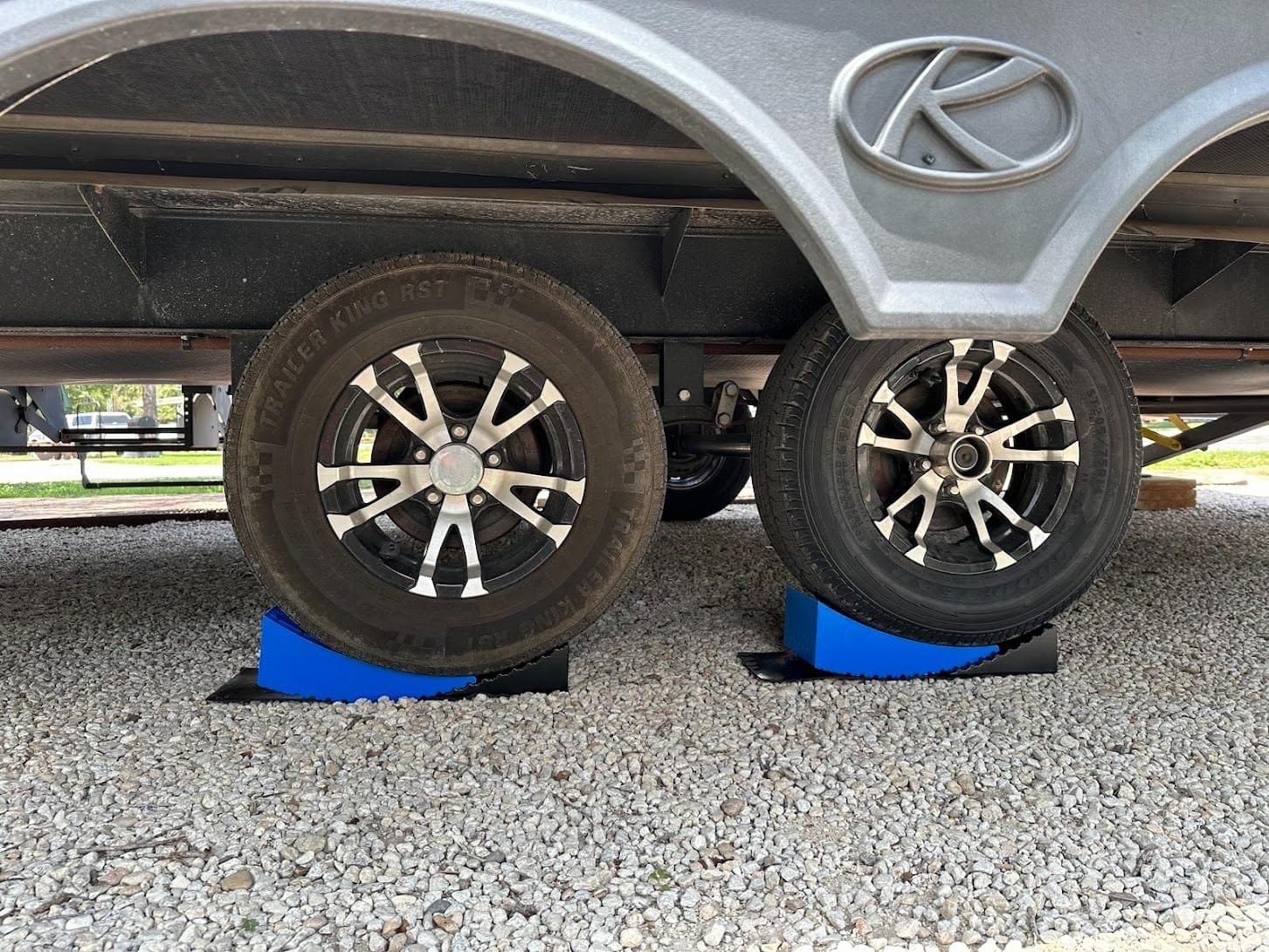 RV Leveling Blocks Ramp Kit, 2 Packs Camper Leveler System for Travel with Two Chocks, 2 Anti-Slip Mats, 1T Bubble Level and Carry Bag, Up to 35000 LBS, Easier & Faster to Level Camper-Orange customer photo 2