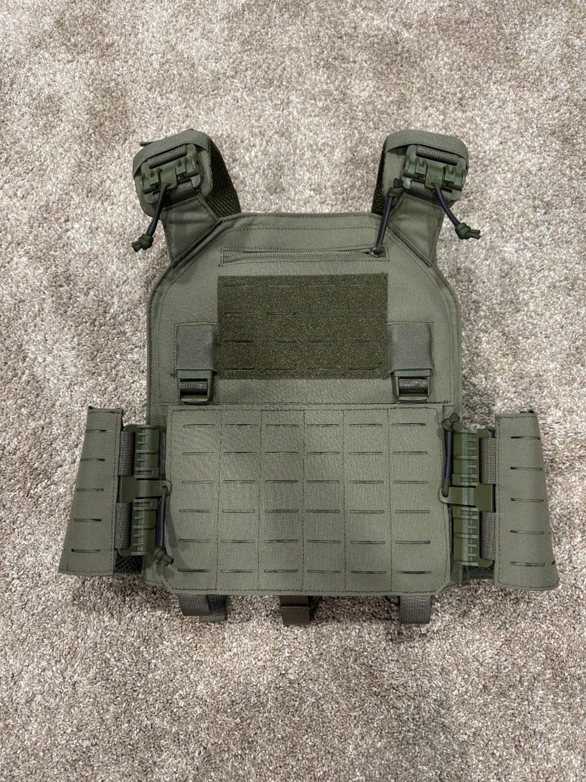 DEYACE Tactical Quick Release Vest for Men, Fully Adjustable Plate Carriers Vest with Breathable 3D Mesh Liner customer photo 2