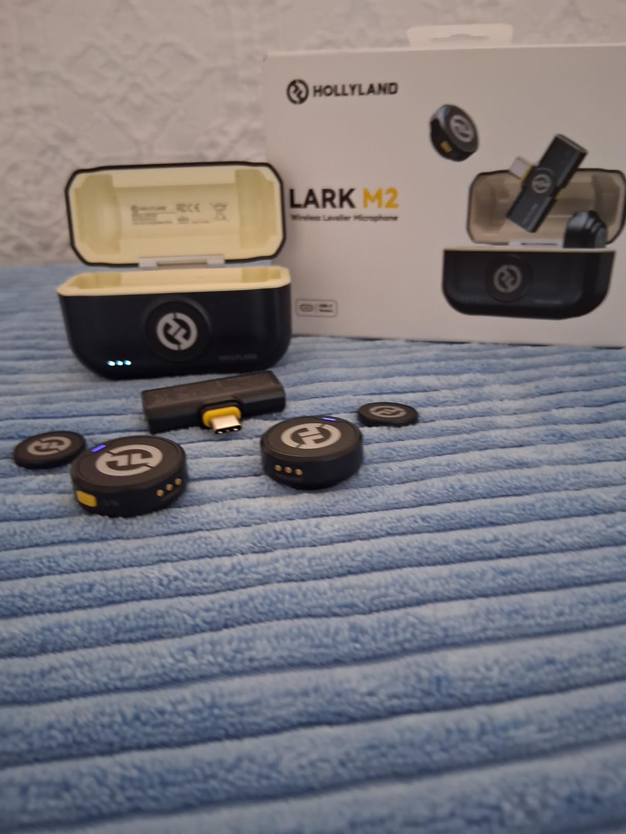 Hollyland Lark M2 Wireless Microphone for iPhone15/16/17 & Android, USB C Mini Lapel Microphone Wireless, 1000ft Range, Hi-Fi Audio, Noise Cancellation, 30H Battery for Video Recording, Streaming customer photo 1