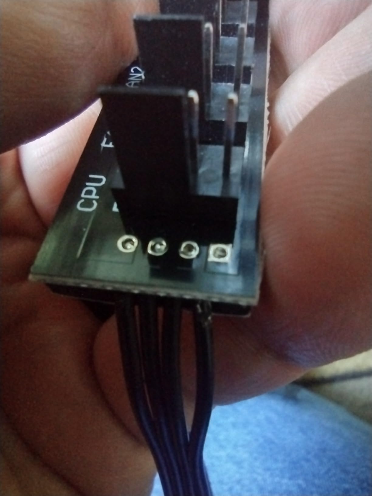 VWEICYY Fan Hub, Compatible 3PIN/4PIN PC Fan Splitter. PWM Fans Hub for Desktop PC Cooling Fans, Computer DIY, 1 to 5 customer photo 2