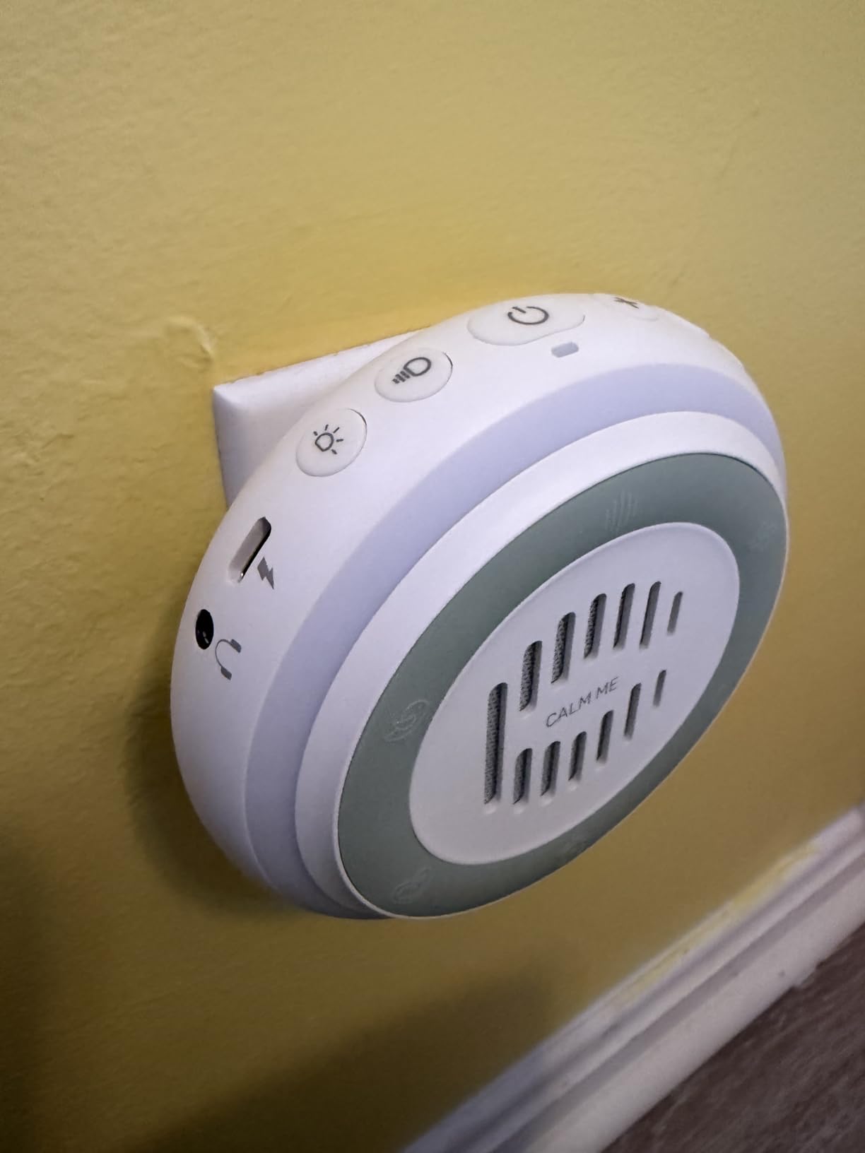 Wall Plug in White Noise Sound Machine for Office Privacy & Noise Canceling, White Noise Machine for Sleeping Adults & Baby, Therapy Noise Blocker with 20 Soothing Sounds & Nightlight by Calm Me. customer photo 1