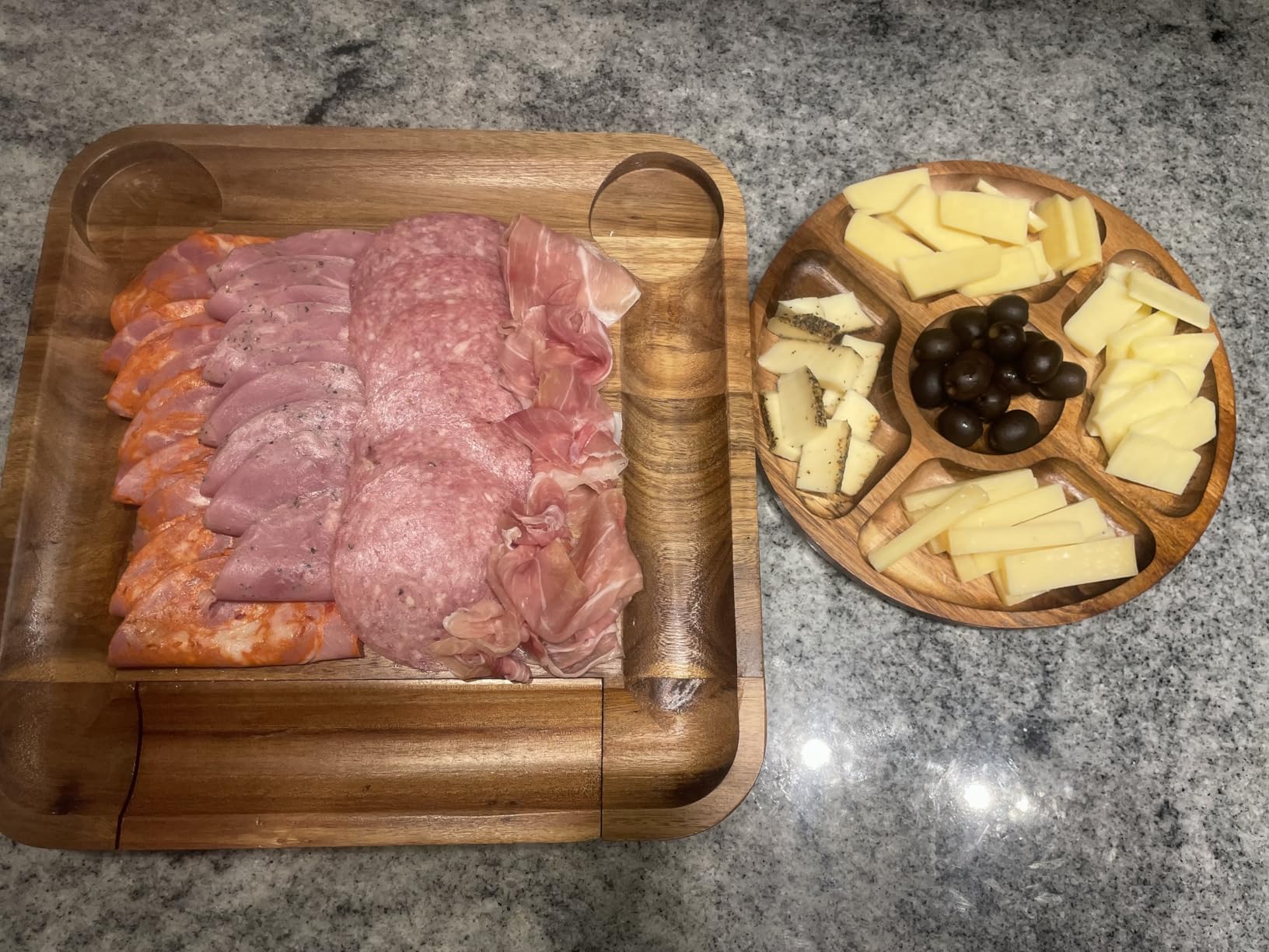 SMIRLY Charcuterie Board Set with Serving Accessories, Acacia | Serving Board Gift for Housewarmings, Weddings and Birthdays, Great for Hosting parties, Wine Nights and Celebrations customer photo 1