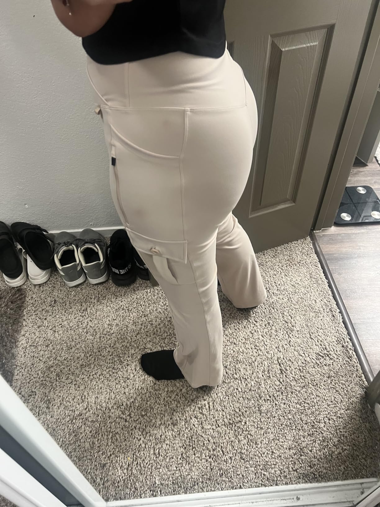 Casei Women's Yoga Flare Leggings with 5-Pockets High Waisted Cargo Pants | V-Cross, 4-Way Stretch, Zip Pocket, Utility Loop, Squat-Proof, Non-See-Through, Work Scrubs, Workout, Casual, Travel customer photo 2
