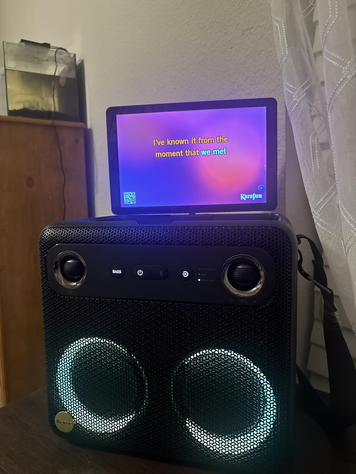 Ikarao Smart Karaoke Machine for Adults - with Lyrics Display, 32GB Karaoke Tablet, 2 Wireless Mics, Professional Karaoke System, 300W Peak Power, 4 DJ Lights, Karaoke Speaker for Any Occasion customer photo 1