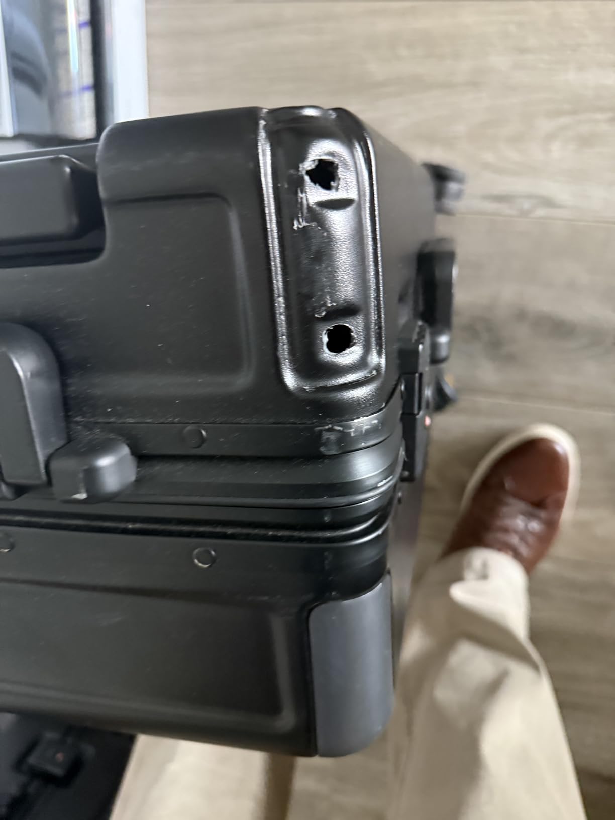 LEVEL8 Zipperless Carry On Luggage Airline Approved with Aluminum Frame, Hard Shell Suitcase with Spinner Wheels, Metal Checked Luggage with Double Tsa Locks, 20 Inch, Grey customer photo 2