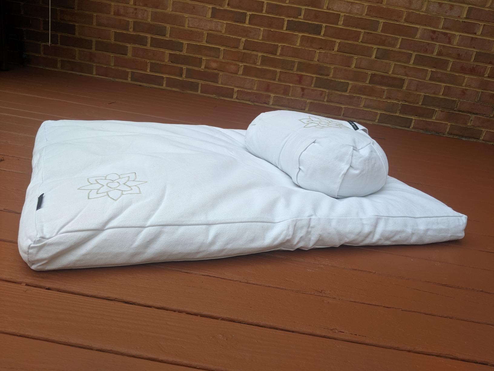 Mindful & Modern Large Meditation Cushion for Zafu Yoga - Meditation Pillow for Sitting on the Floor - Buckwheat Hull Filled Yoga Cushion with Removable, Washable 100% Cotton Cover and Carry Handle customer photo 1