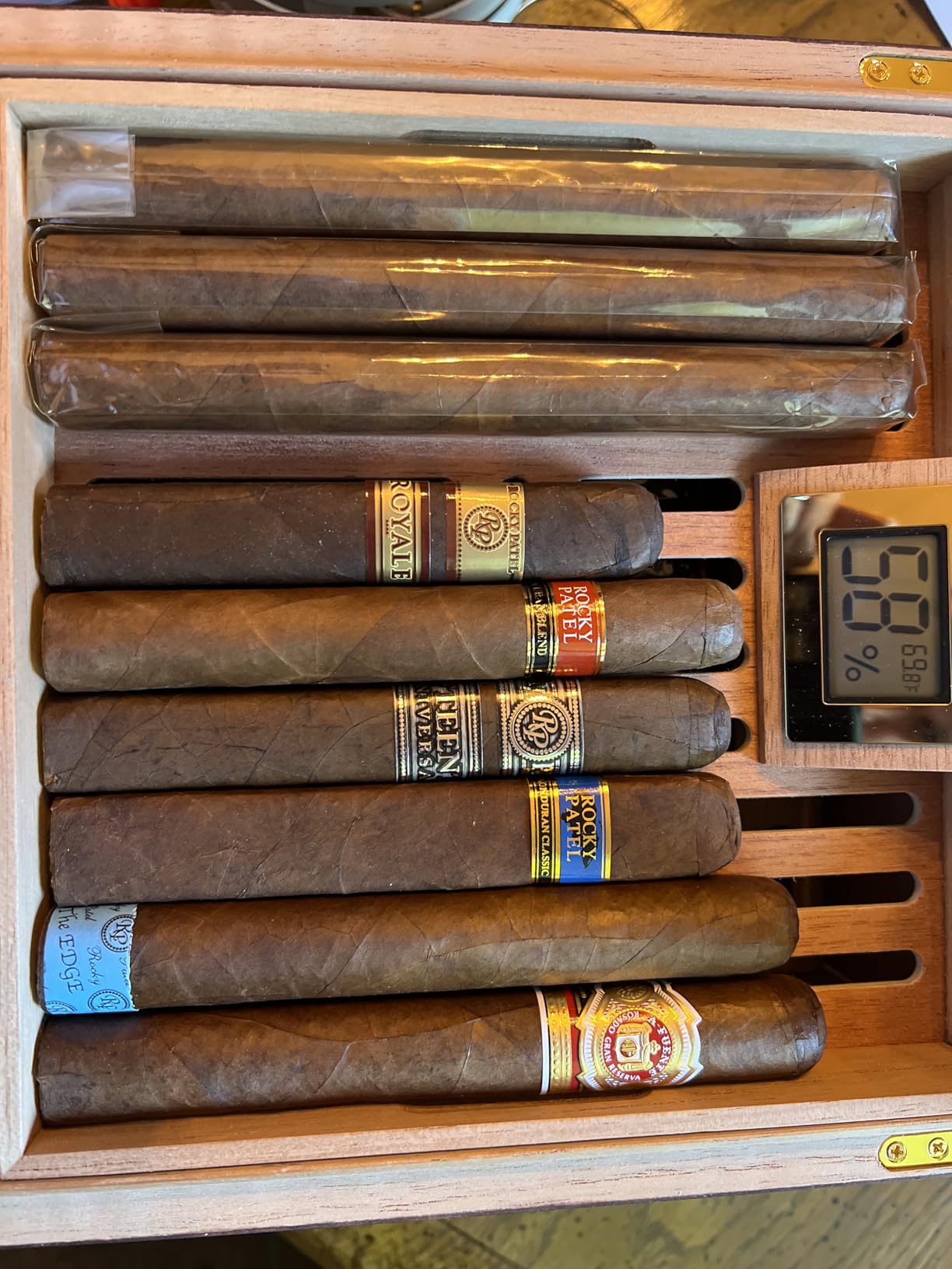 Flauno Cigar Humidor with Air Circulation System, Hold 40 Rubustos, Thicker Spanish Cedar, Accurate Digital Hygrometer, Drawer, Humidifier, Divider, Lock, Gift for Cigar Lovers customer photo 2