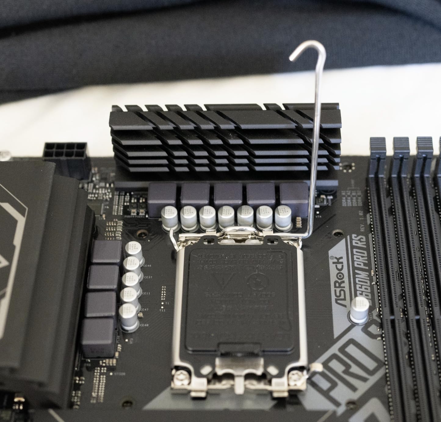 Thermalright LGA1700-BCF Black V2 CPU Anti-Bend Fixer, Intel 12/13/14 Gen Anti-Bend Fixing Fixture, Intel CPU Corrective Fixing Bracket, LGA17XX Corrective CPU Bender, LGA1700 Full Fit Fixer customer photo 1