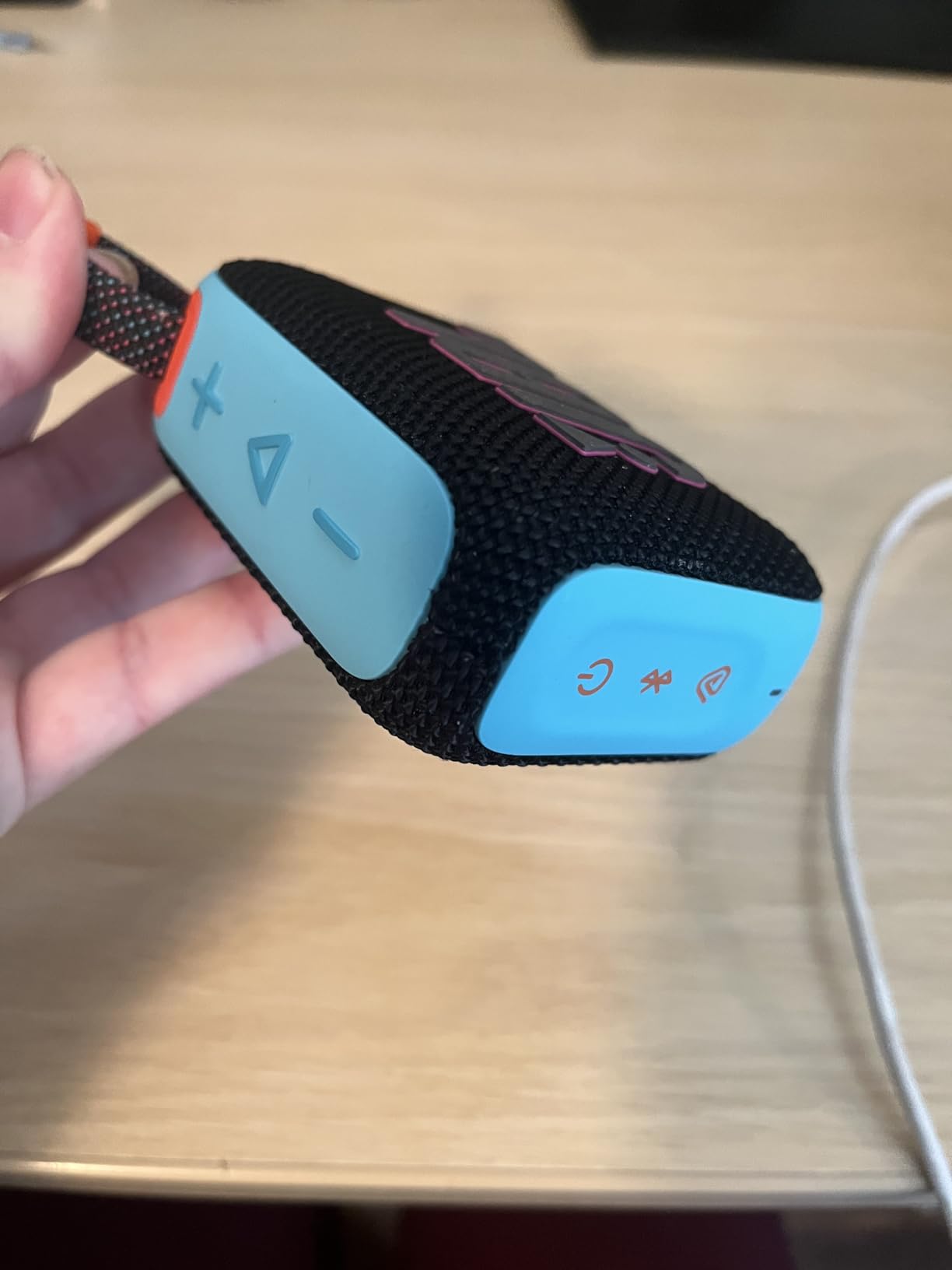 Go 4 - Ultra-Portable Bluetooth Speaker - Blue | Ultra-portable JBL Pro Sound with punchier bass, Up to 7 hours of playtime plus 2 hours with Playtime Boost customer photo 1