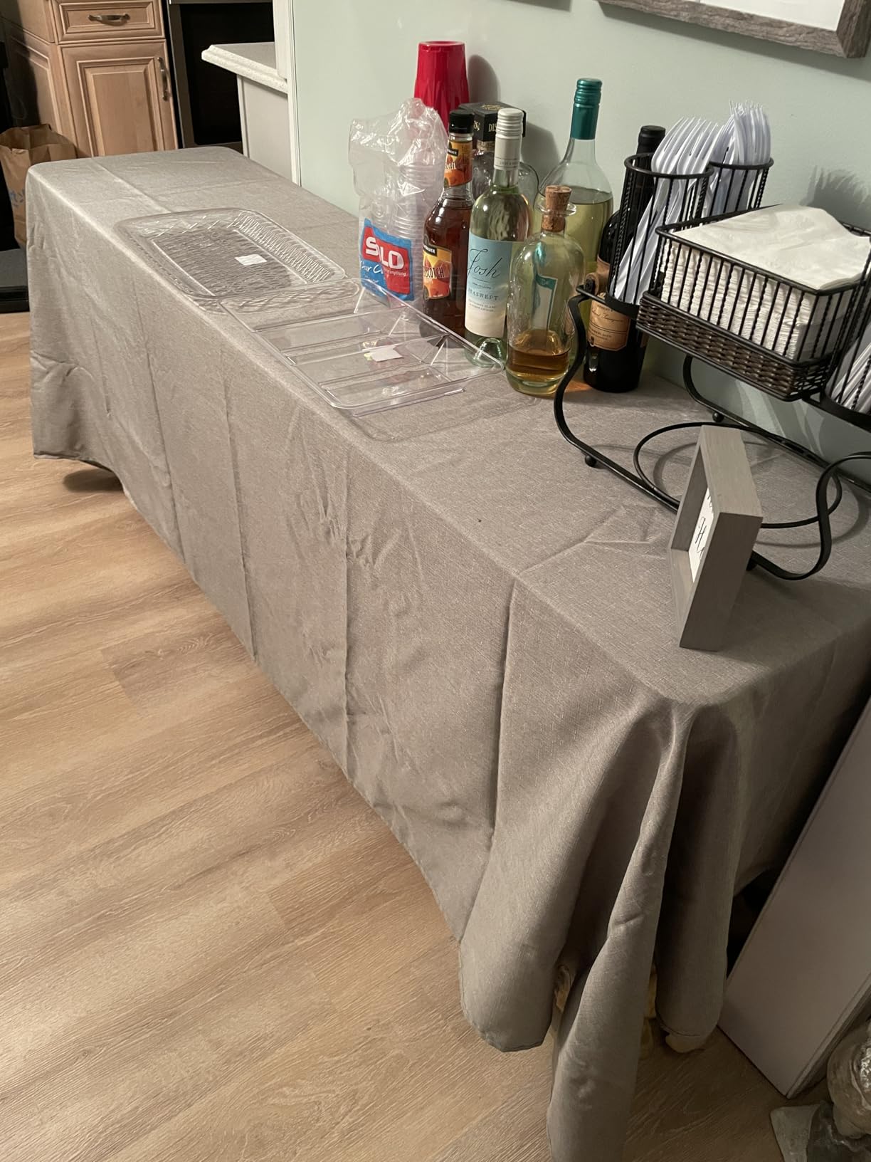VINGLI 6 FT Narrow Folding Table, Premium Quality HDPE Material and Sturdy Metal Frame, Perfect for Buffet, Seminar, Party, Training, Home Work, White customer photo 2