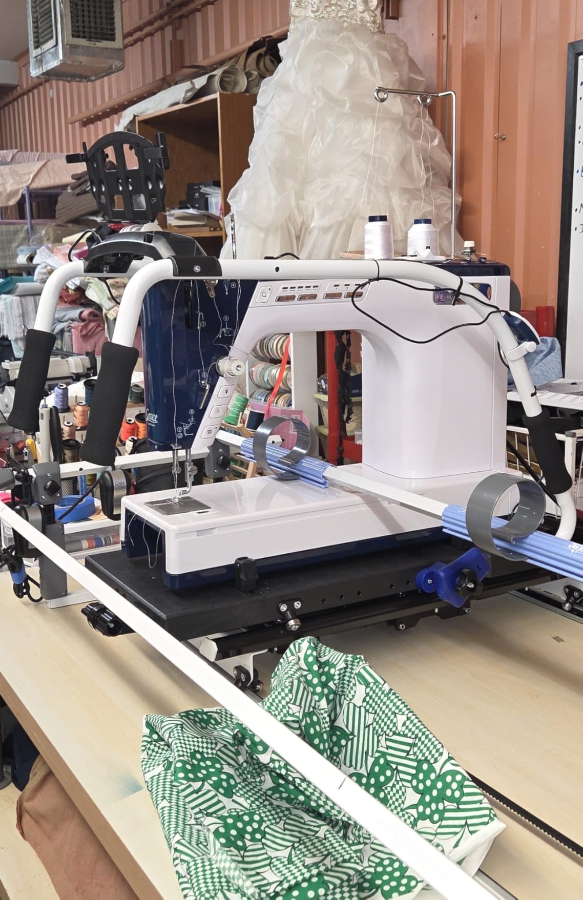 Little Rebel Sewing and Quilting Machine with Built-in Stitch Regulation (Little Rebel) customer photo 2