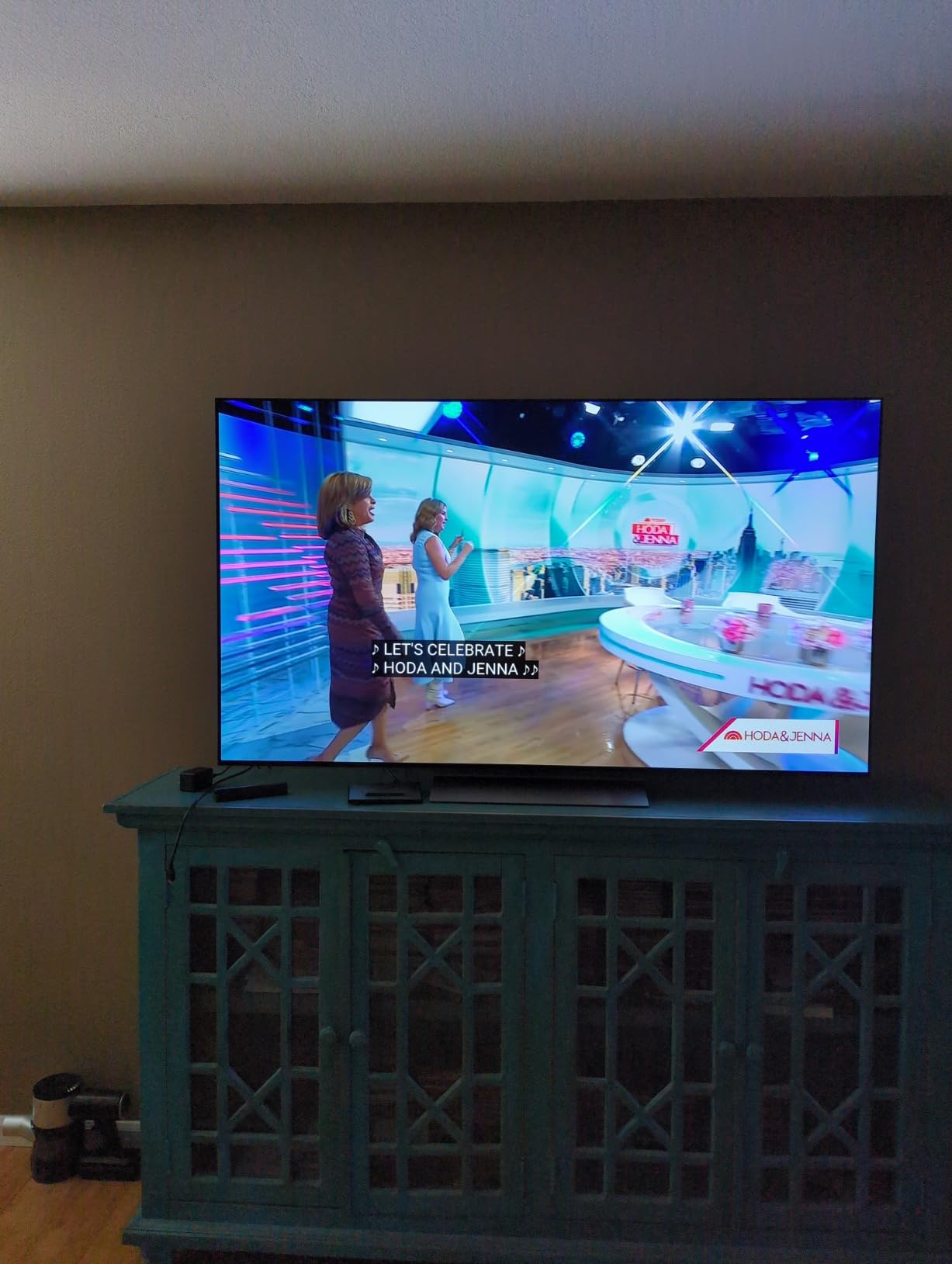 LG 65-Inch Class OLED evo C4 Series Smart TV 4K Processor Flat Screen with Magic Remote AI-Powered with Alexa Built-in (OLED65C4PUA, 2024) customer photo 2