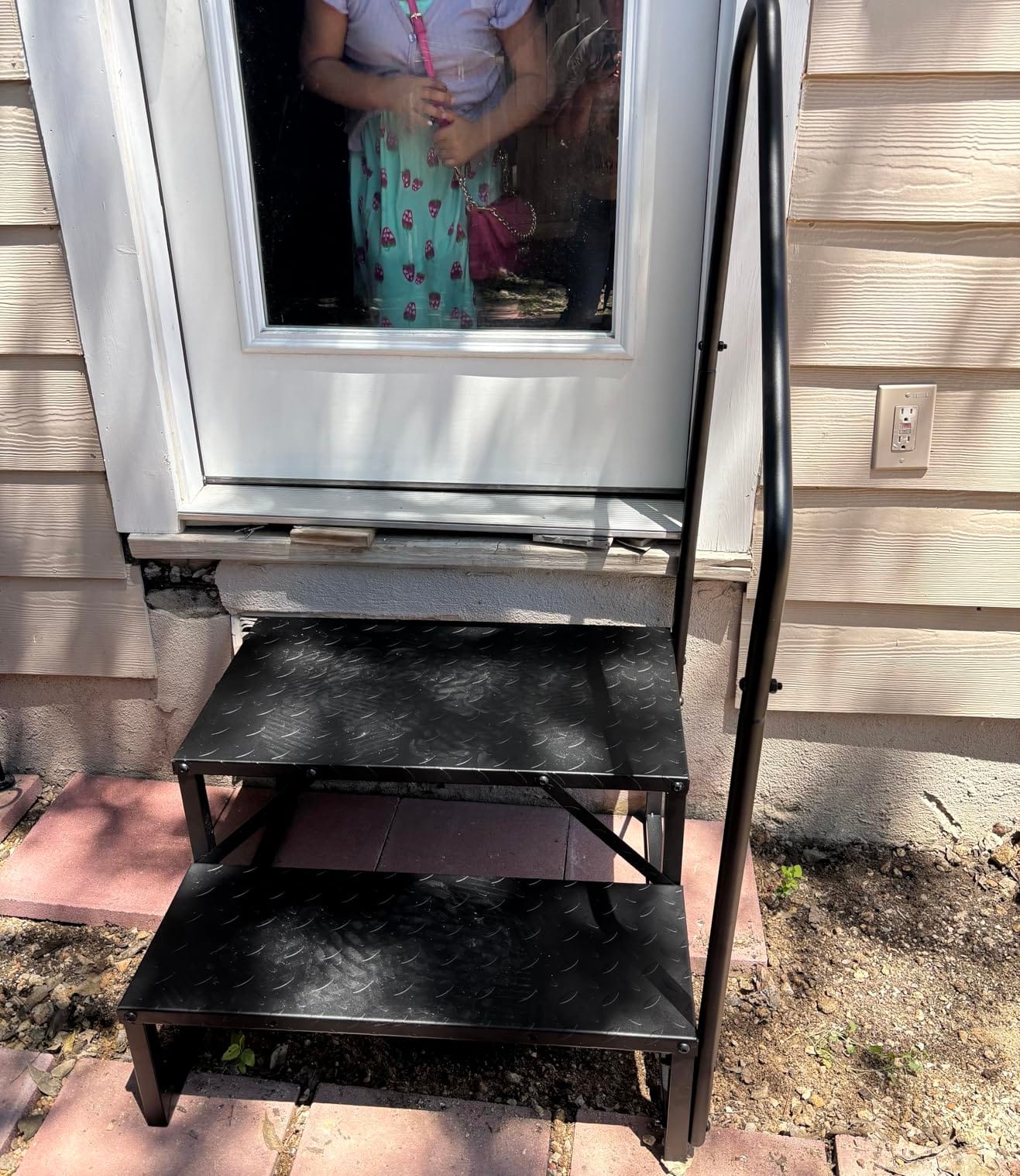RV Steps with Handrail, 5 Step RV Stairs | 660 lbs Load Capacity, Step Ladder with Anti-Slip Panel, Mobile Home Stairs for Travel Trailers customer photo 1