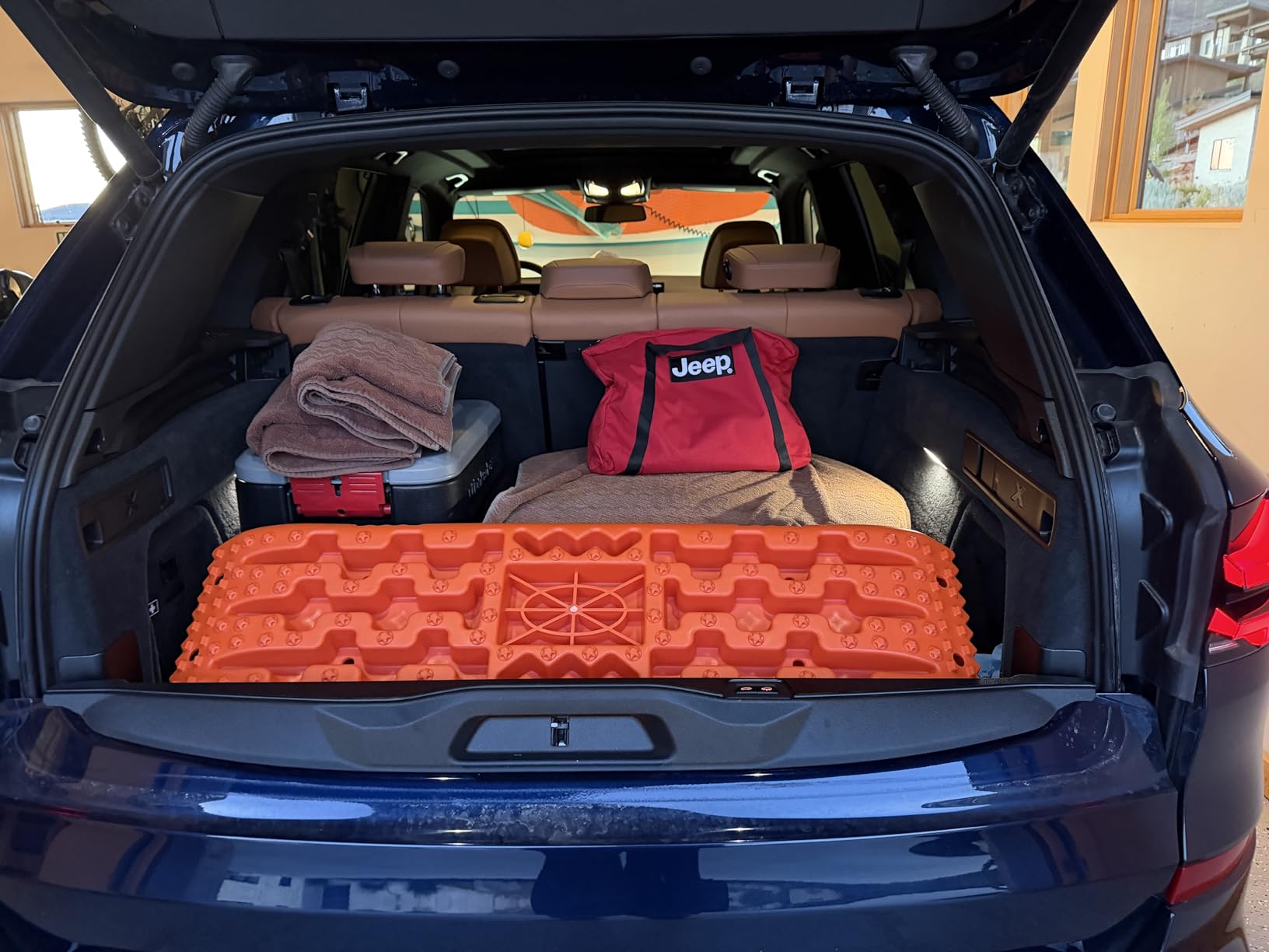 Off-Road Traction Boards with Jack Base, Heavy-Duty Recovery Tracks for 4x4, Truck, Jeep, SUV, Ideal Offroad Accessories for Mud, Sand & Snow (Large) customer photo 2