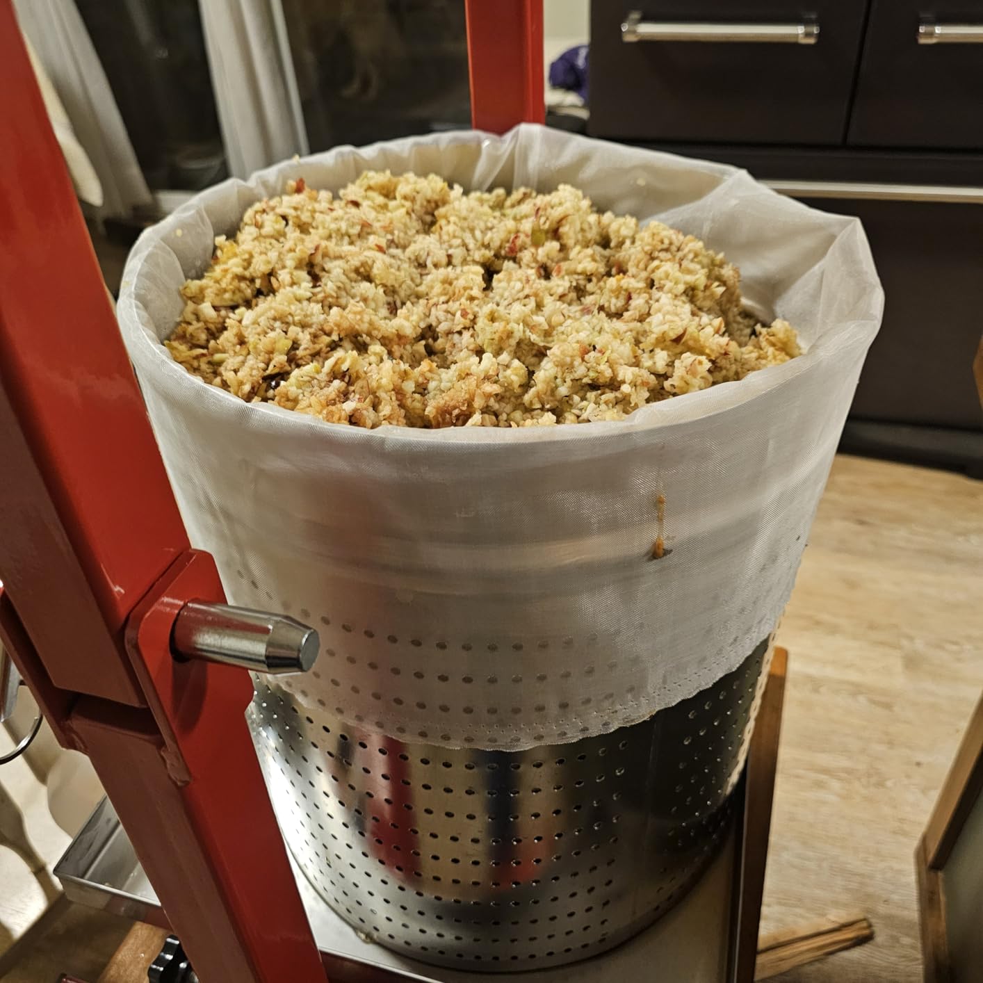 Tabletop Mosakar Fruit Crusher. Whole Apple Pear Potato Grinder. Reinforced Stainless Steel Blade. Make Fine Pulp customer photo 2