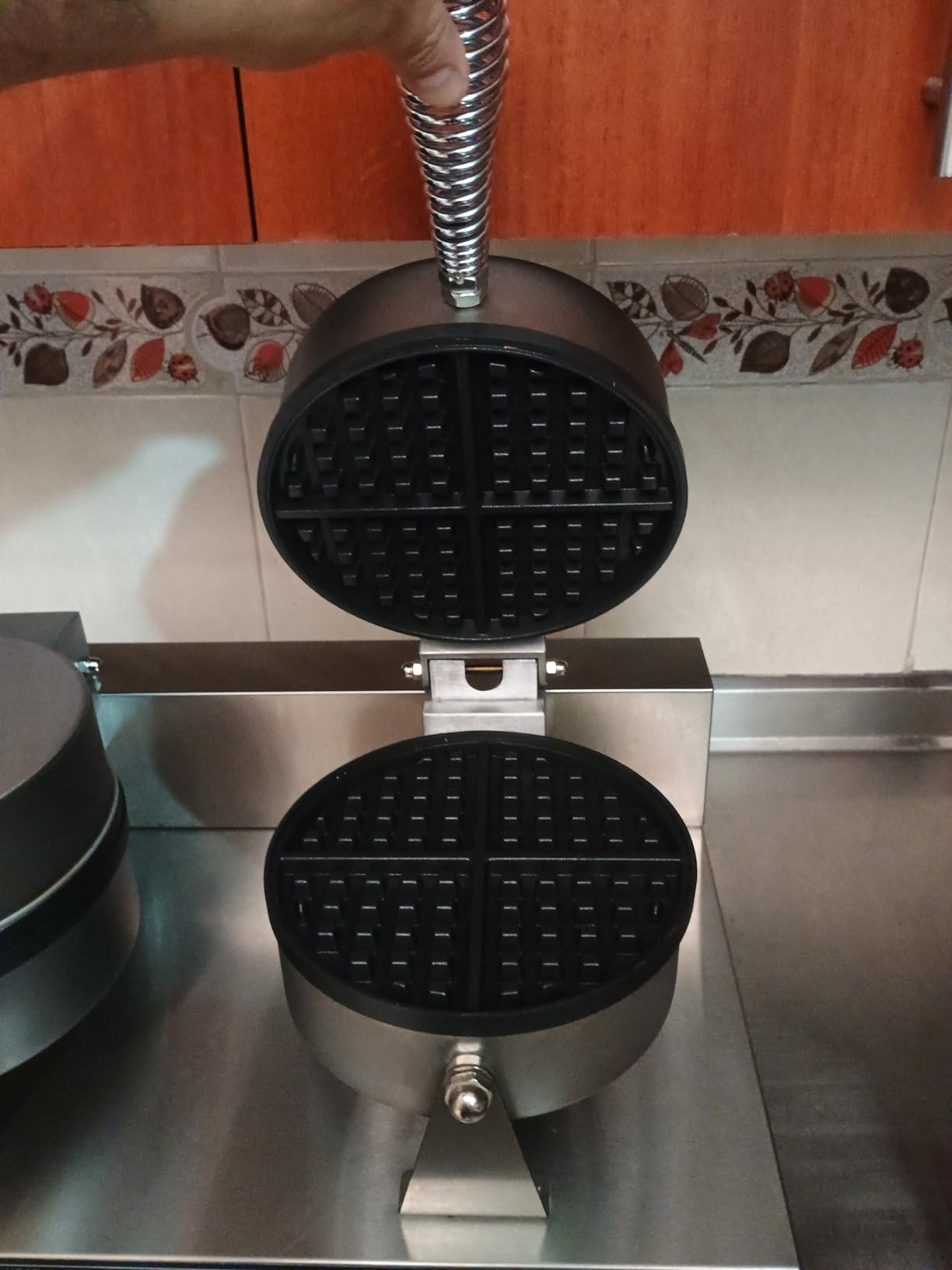 110V 2600W Commercial Double Waffle Maker, Non-Stick Commercial Waffle Baker, Stainless Steel Belgian Waffle Iron for Restaurant Party Food Stall, Bakery Snack Bar Family customer photo 1
