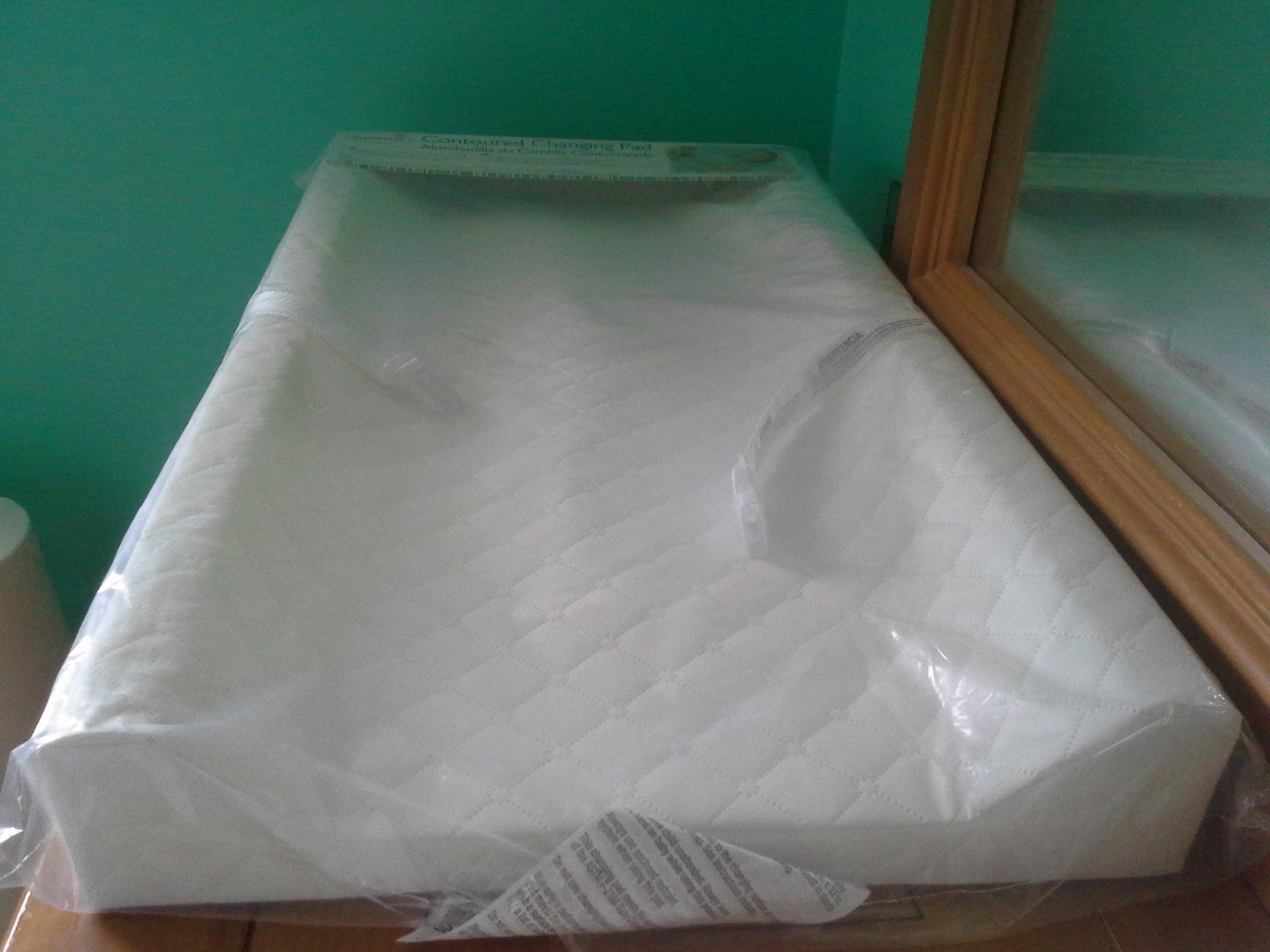 Ingenuity Contoured Changing Pad - Includes Waterproof Changing Liner and Safety Fastening Strap with Quick-Release Buckle customer photo 1