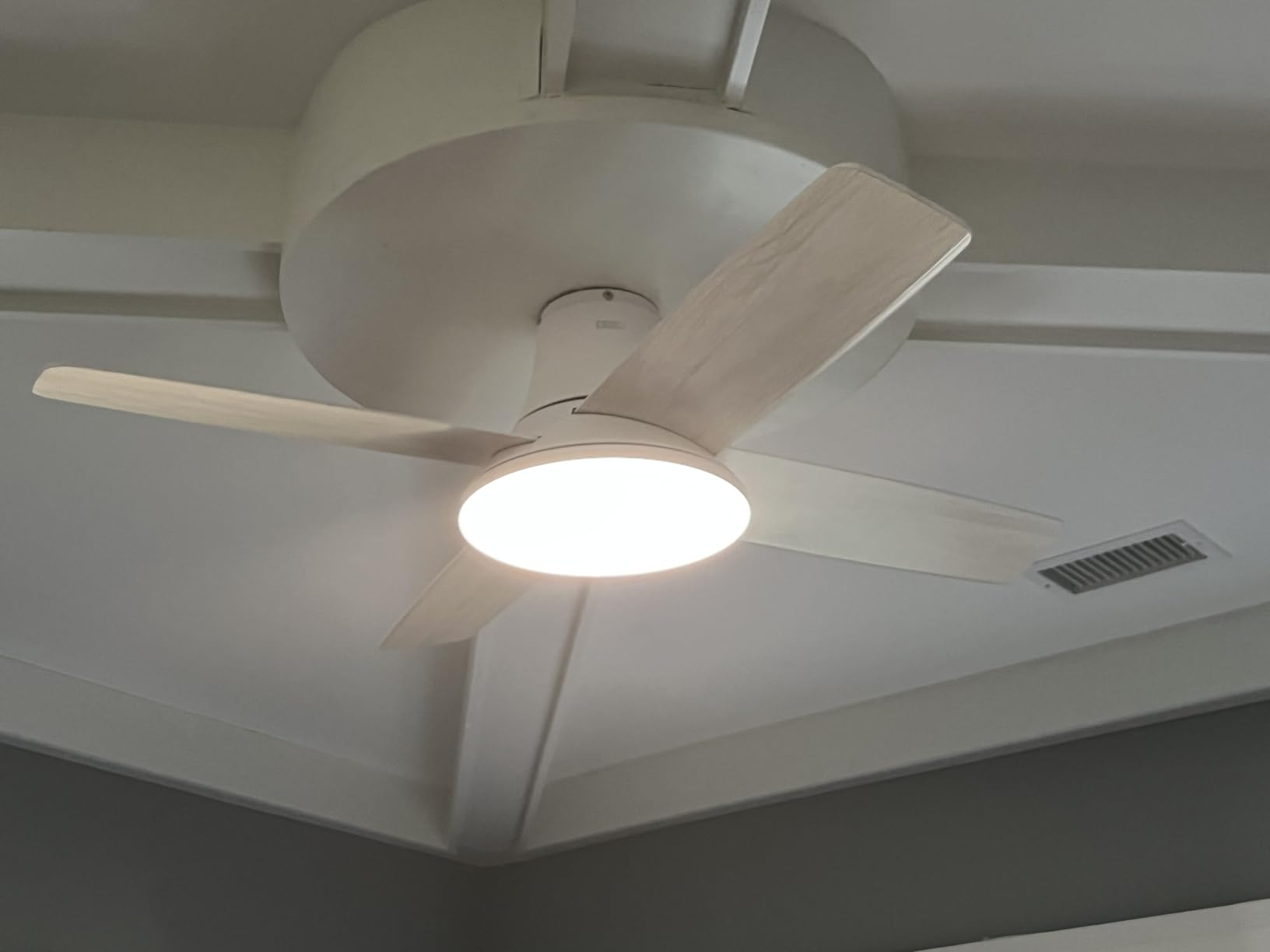 DREO Ceiling Fan, 44 Inch Low Profile Ceiling Fan with Light and Remote, 5CCT LED, 6-Level Dimmable, 6-Speed, Reversible Motor, 22 dB, Timer, Easy-Install, Black Flush Mount for Bedroom customer photo 2