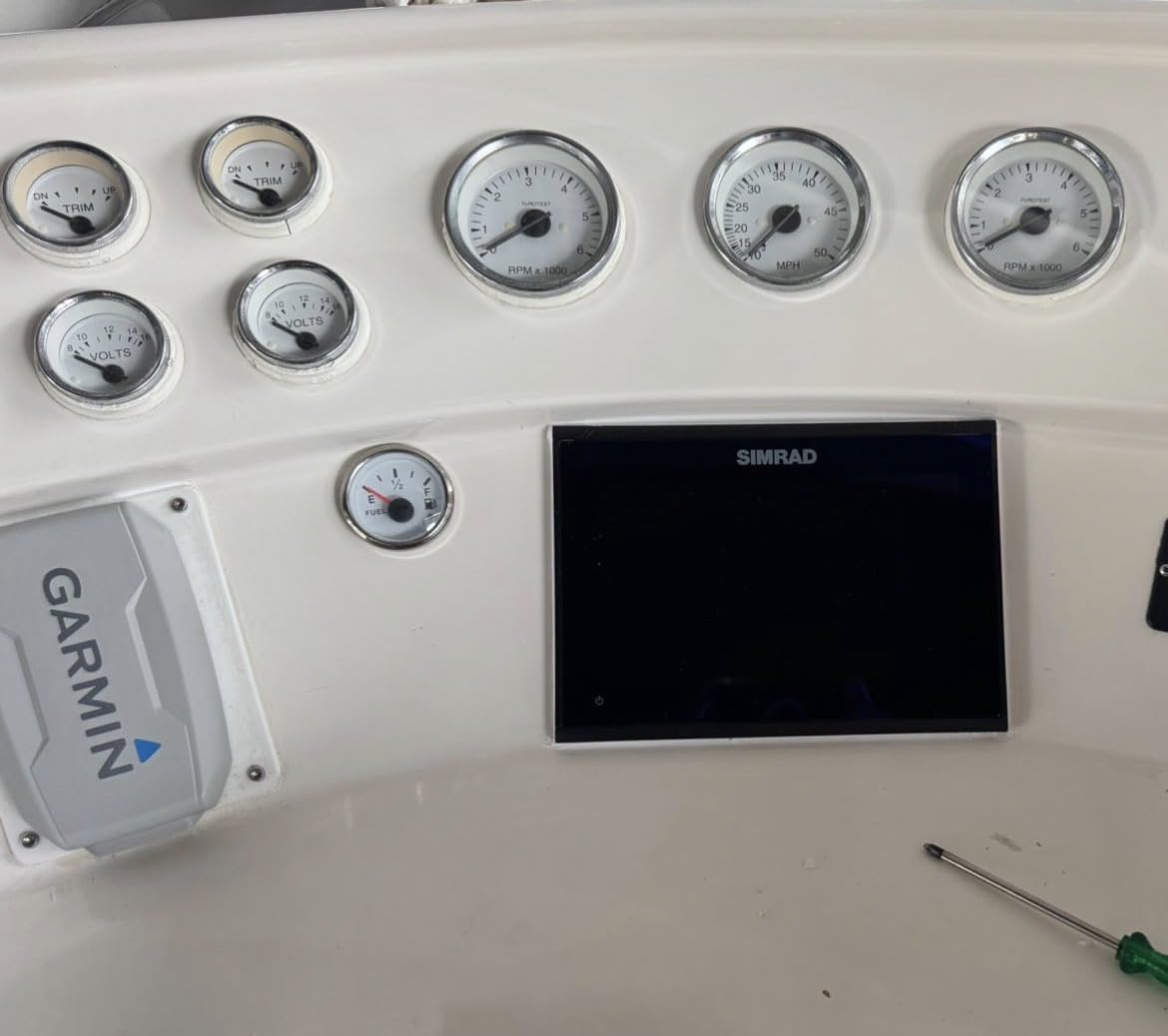 Simrad GO Chartplotter and Fish Finder, with Transducer and Radar Options, Preloaded C-MAP Discover Chart Card customer photo 1