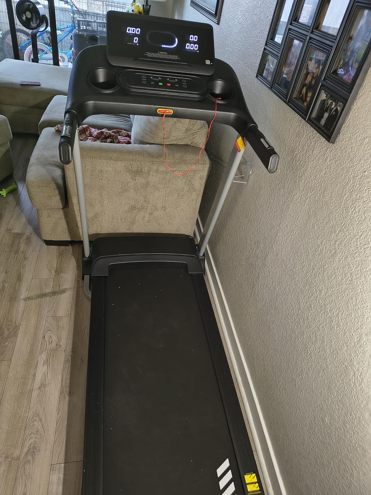 HUAGEED Treadmills for Home, 18% Auto Incline, Heavy Duty 400LBS Capacity | Quiet 3.5 HP Motor; 36 Workout Programs; Extra-Wide Running Belt; Walking & Running Exercise; Smart Bluetooth Connectivity customer photo 2