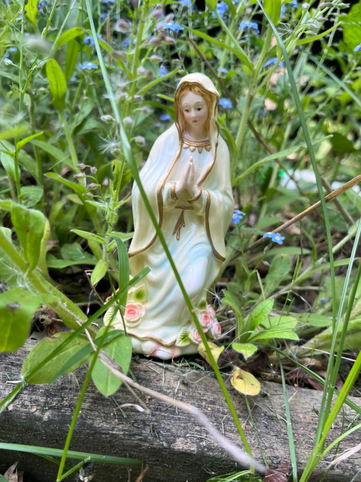 Virgin Mary Statue, 4.8 Inch Catholic Blessed Virgin Mother Mary Statues, Suitable for Religious Decor and Collection and Home Use customer photo 1